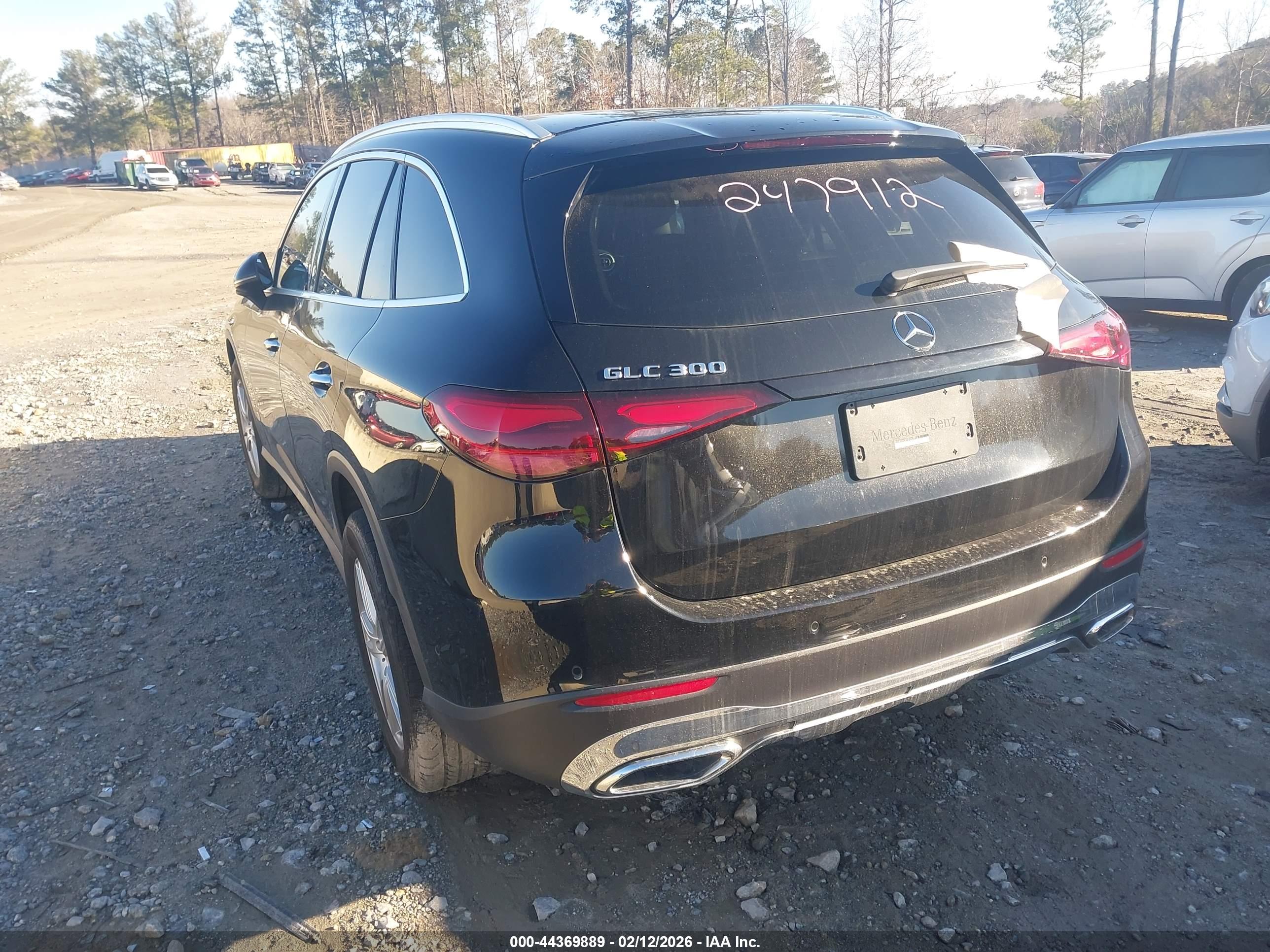 MERCEDES-BENZ GLC image 3