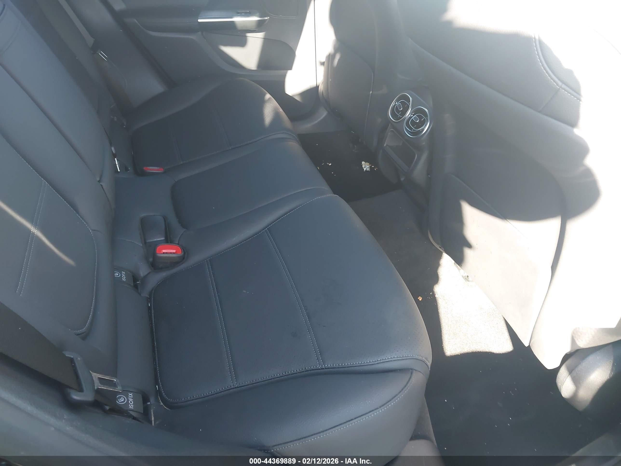 MERCEDES-BENZ GLC image 8
