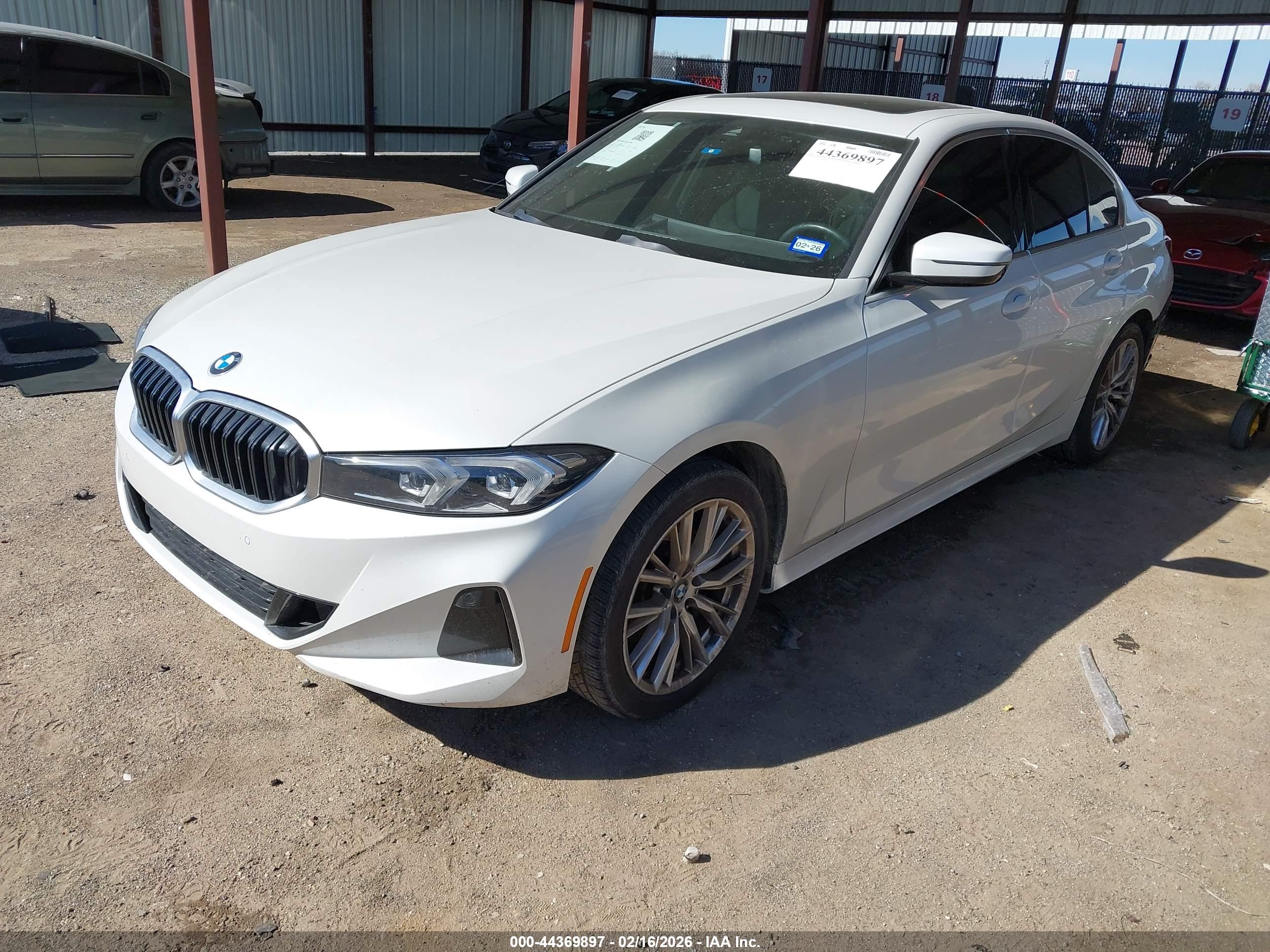 BMW 330I image 2
