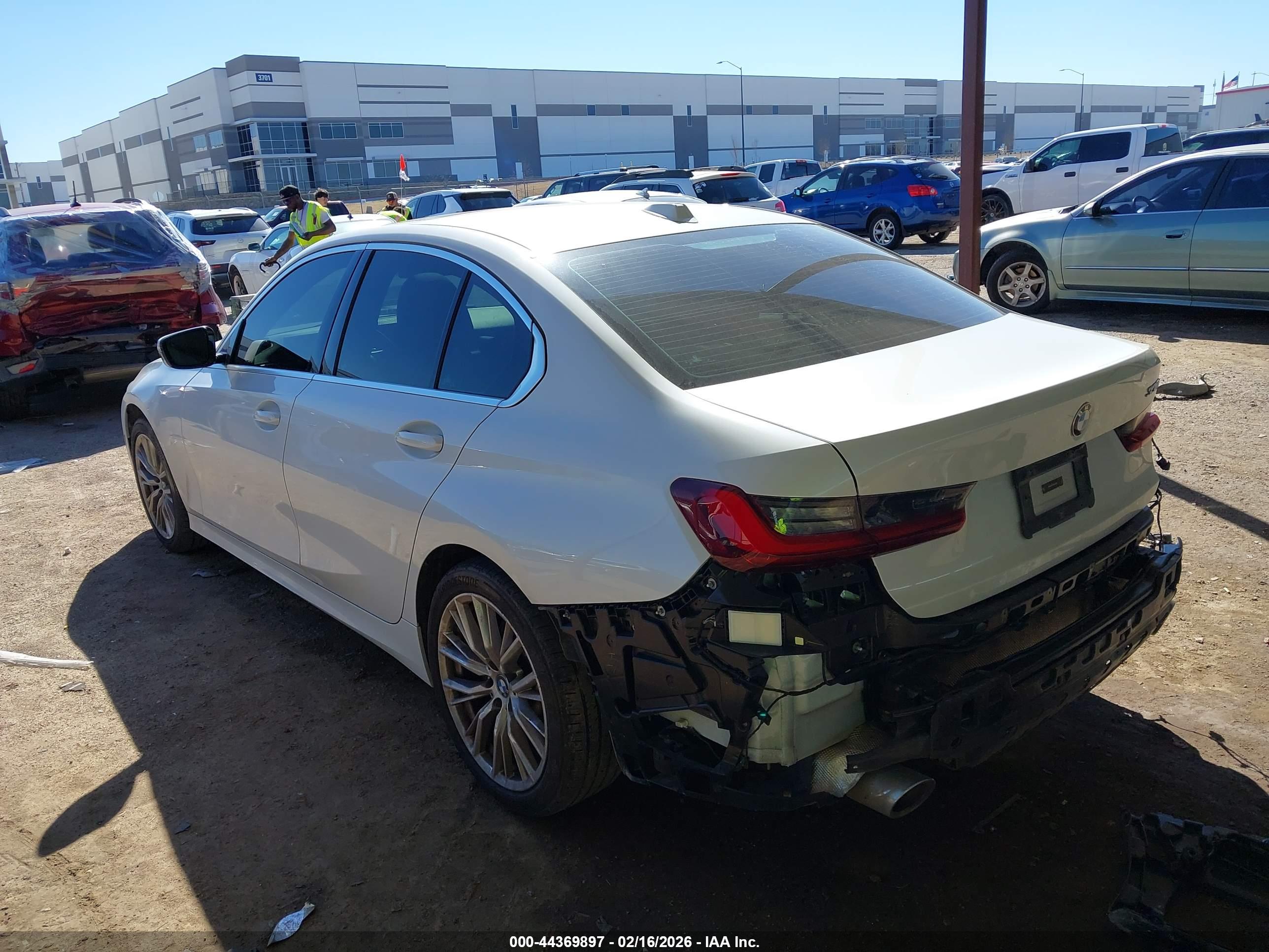 BMW 330I image 3