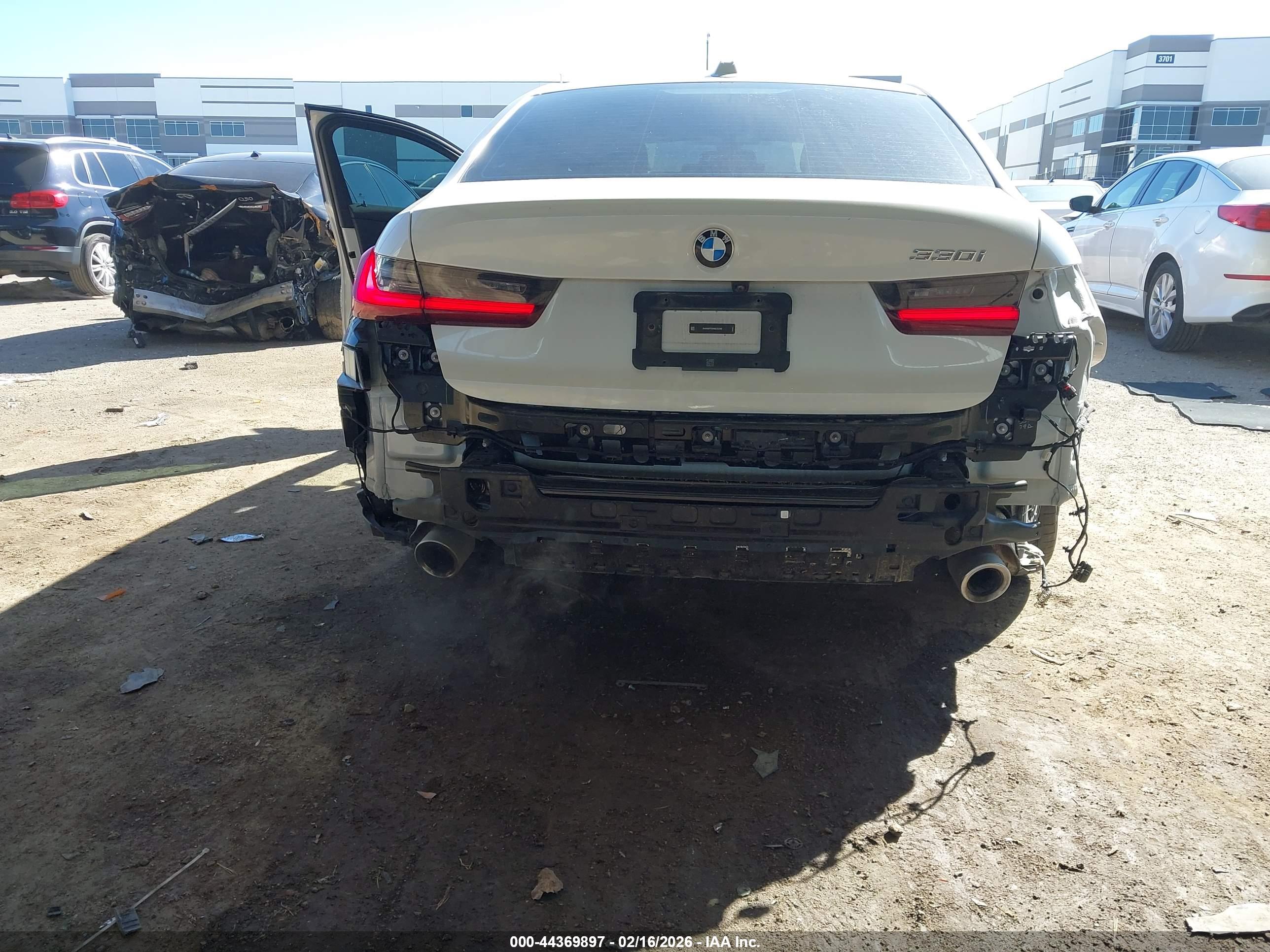 BMW 330I image 6