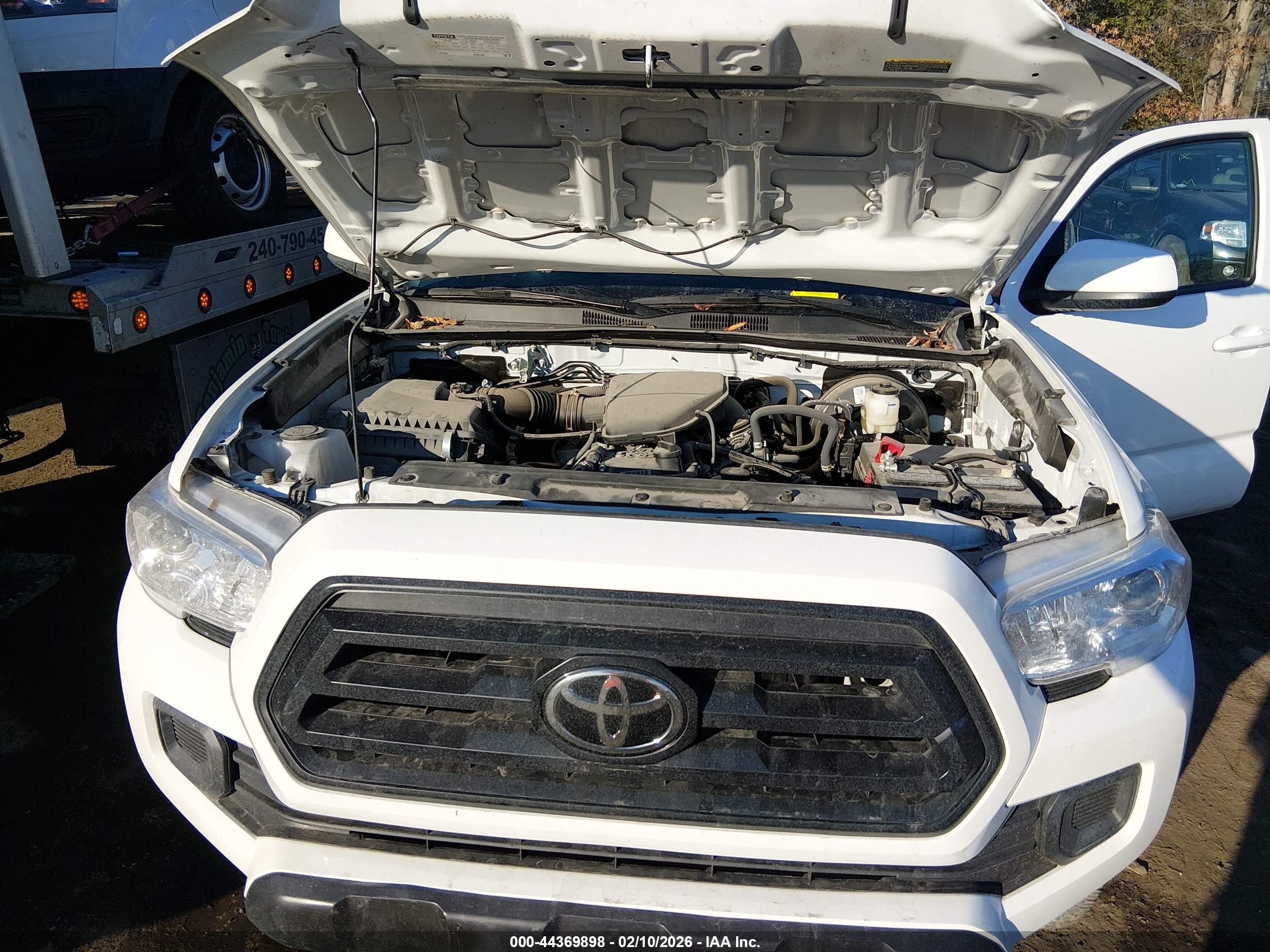 TOYOTA TACOMA image 10