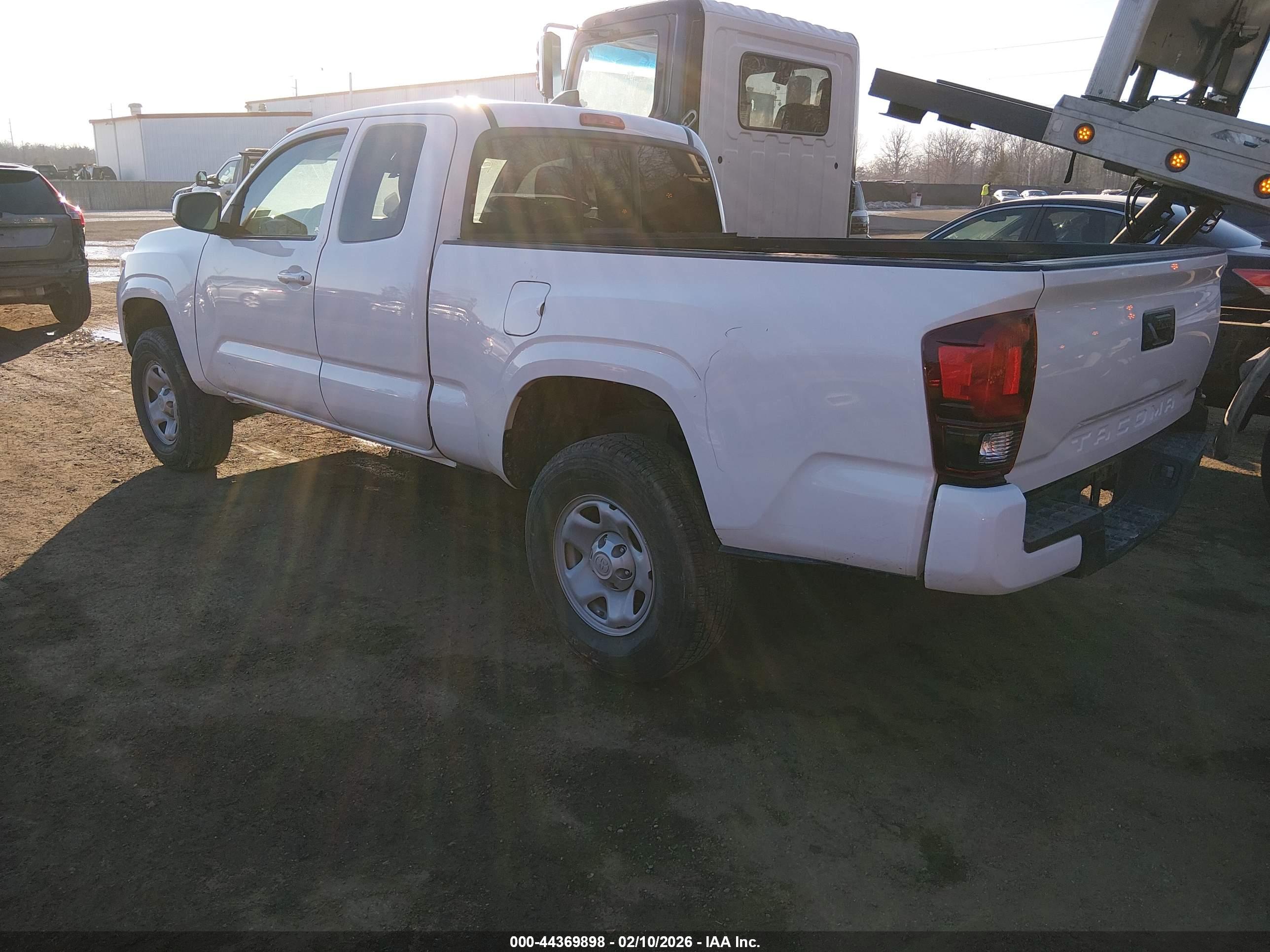 TOYOTA TACOMA image 3