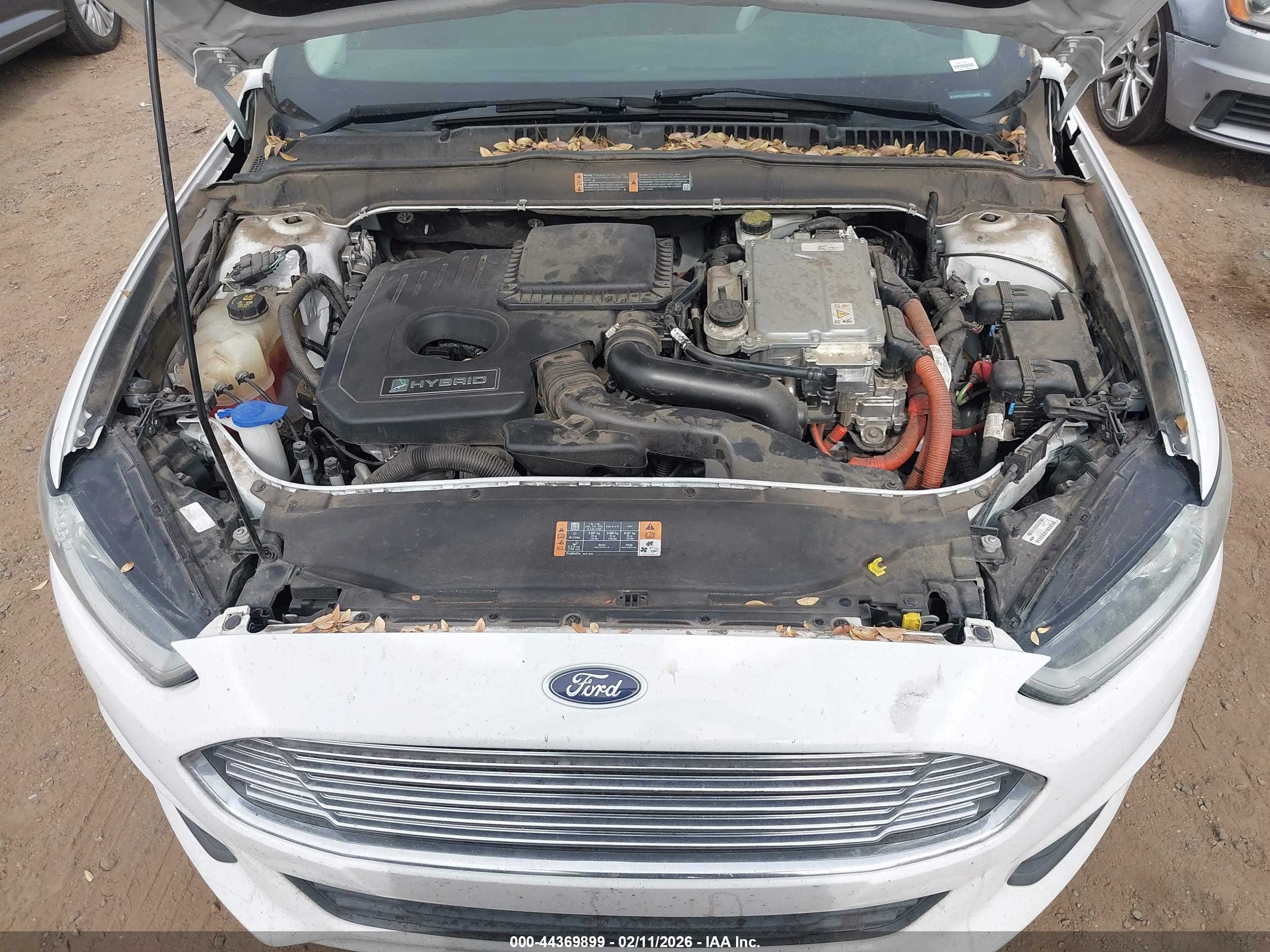 FORD FUSION image 10