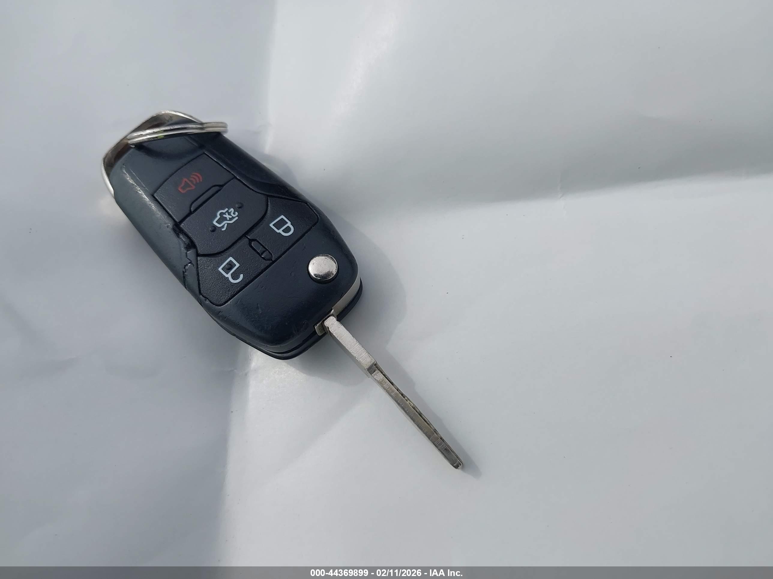 FORD FUSION image 11