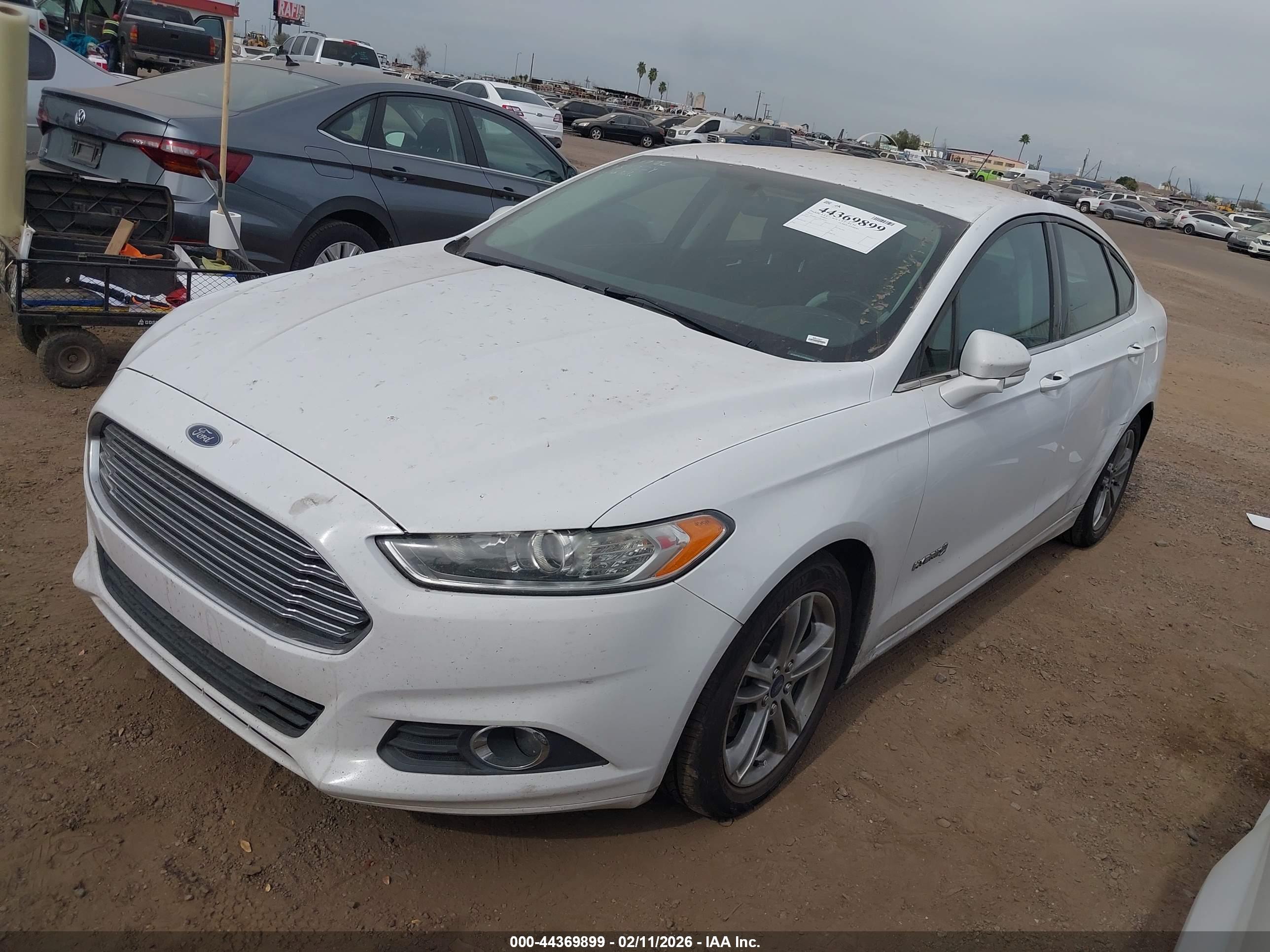 FORD FUSION image 2