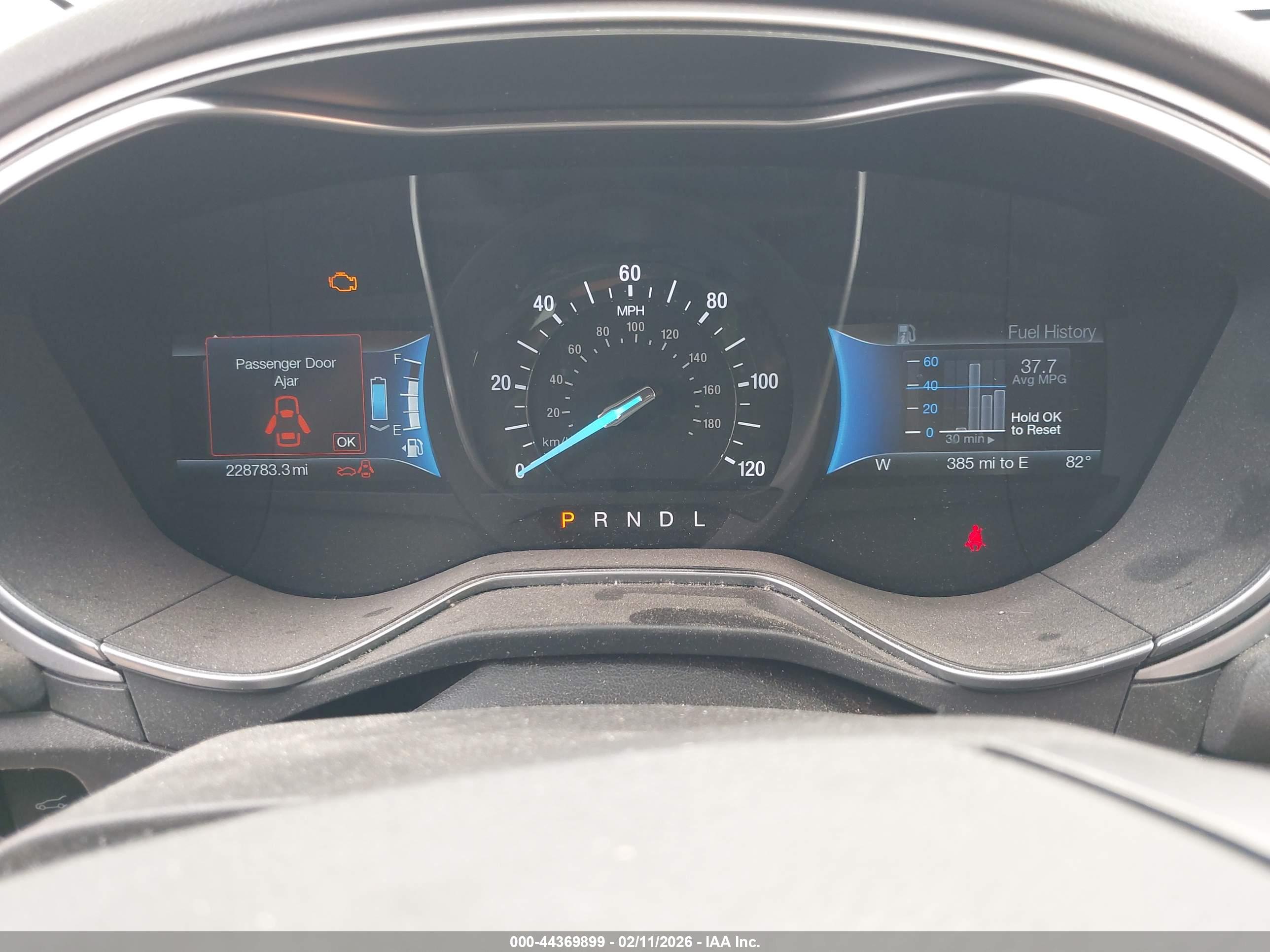 FORD FUSION image 7