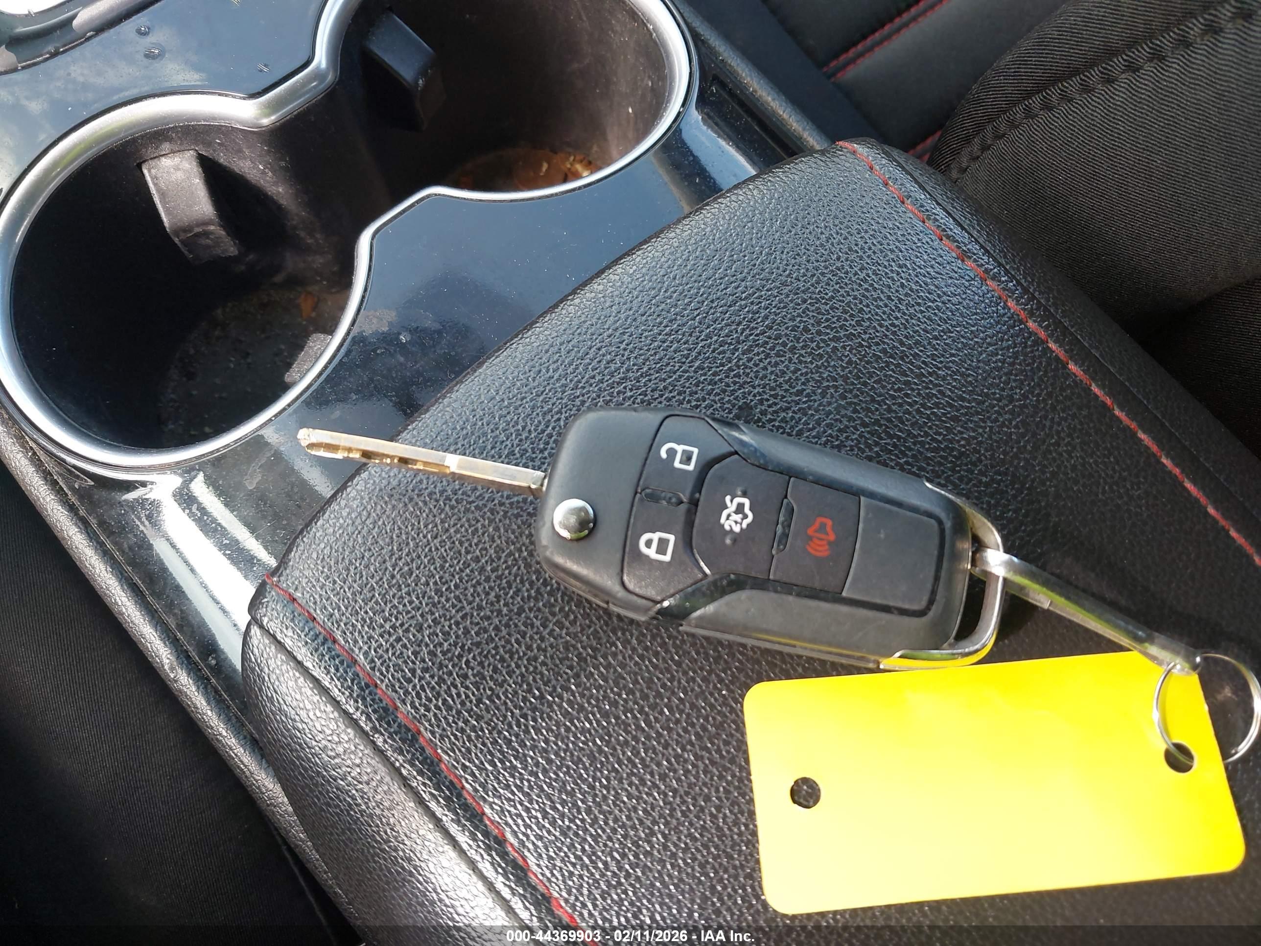 FORD FUSION image 11
