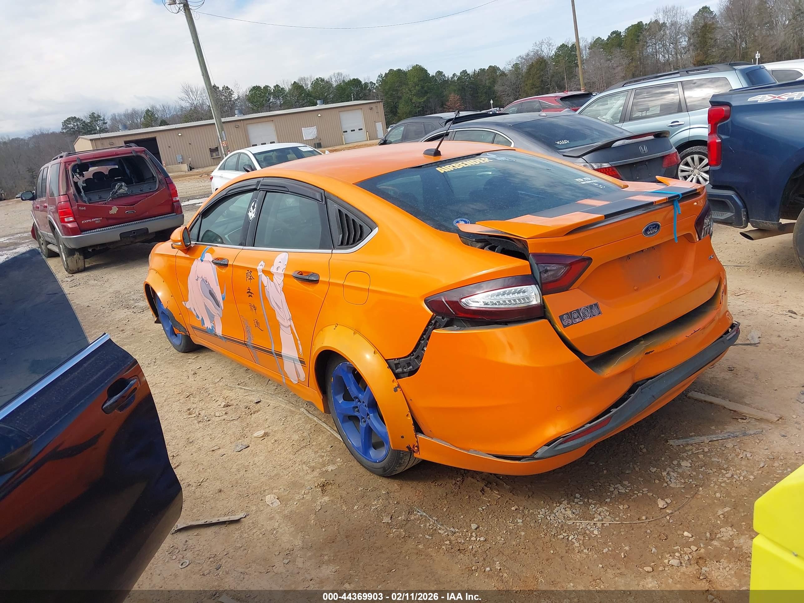 FORD FUSION image 3