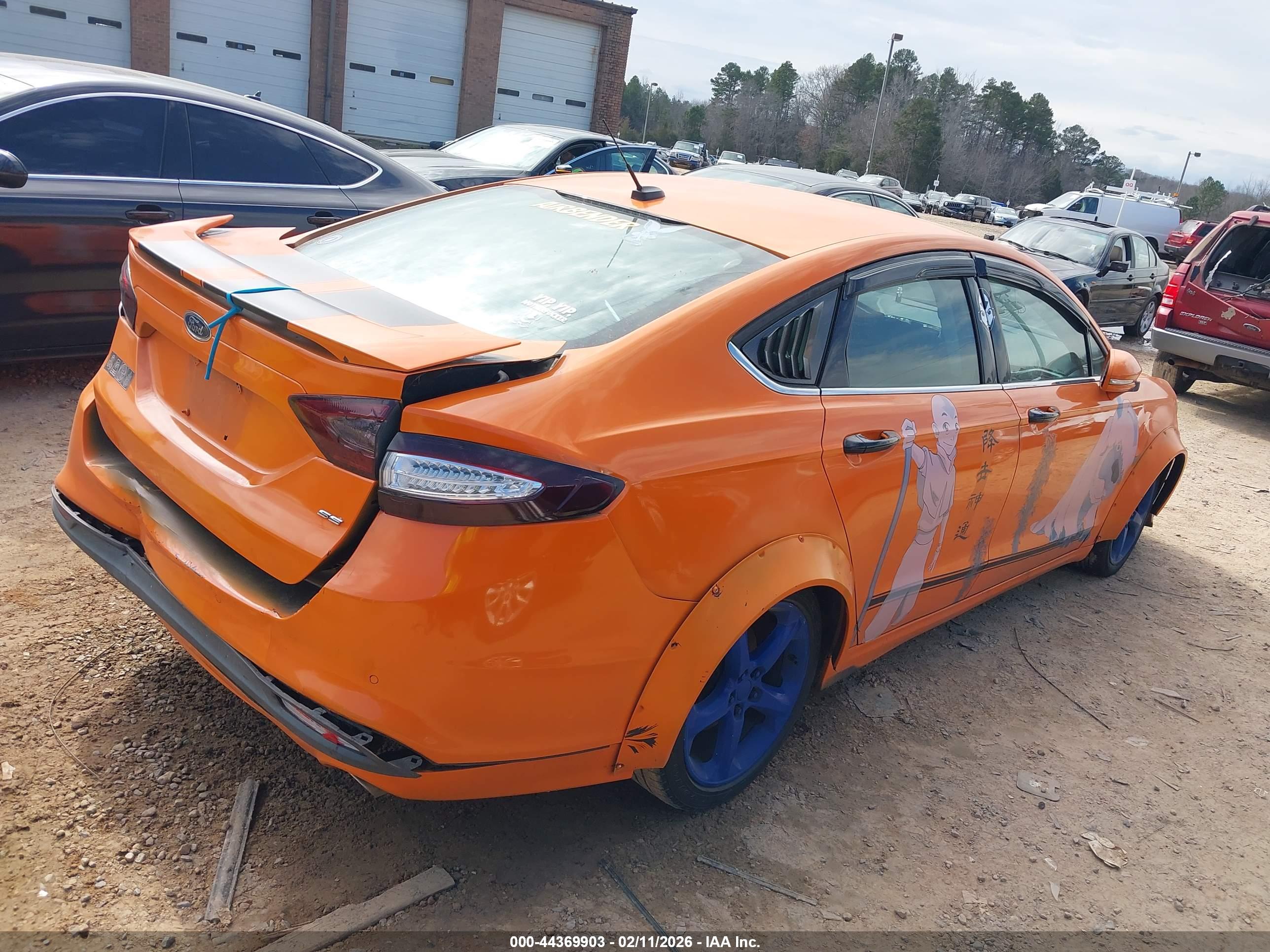 FORD FUSION image 4