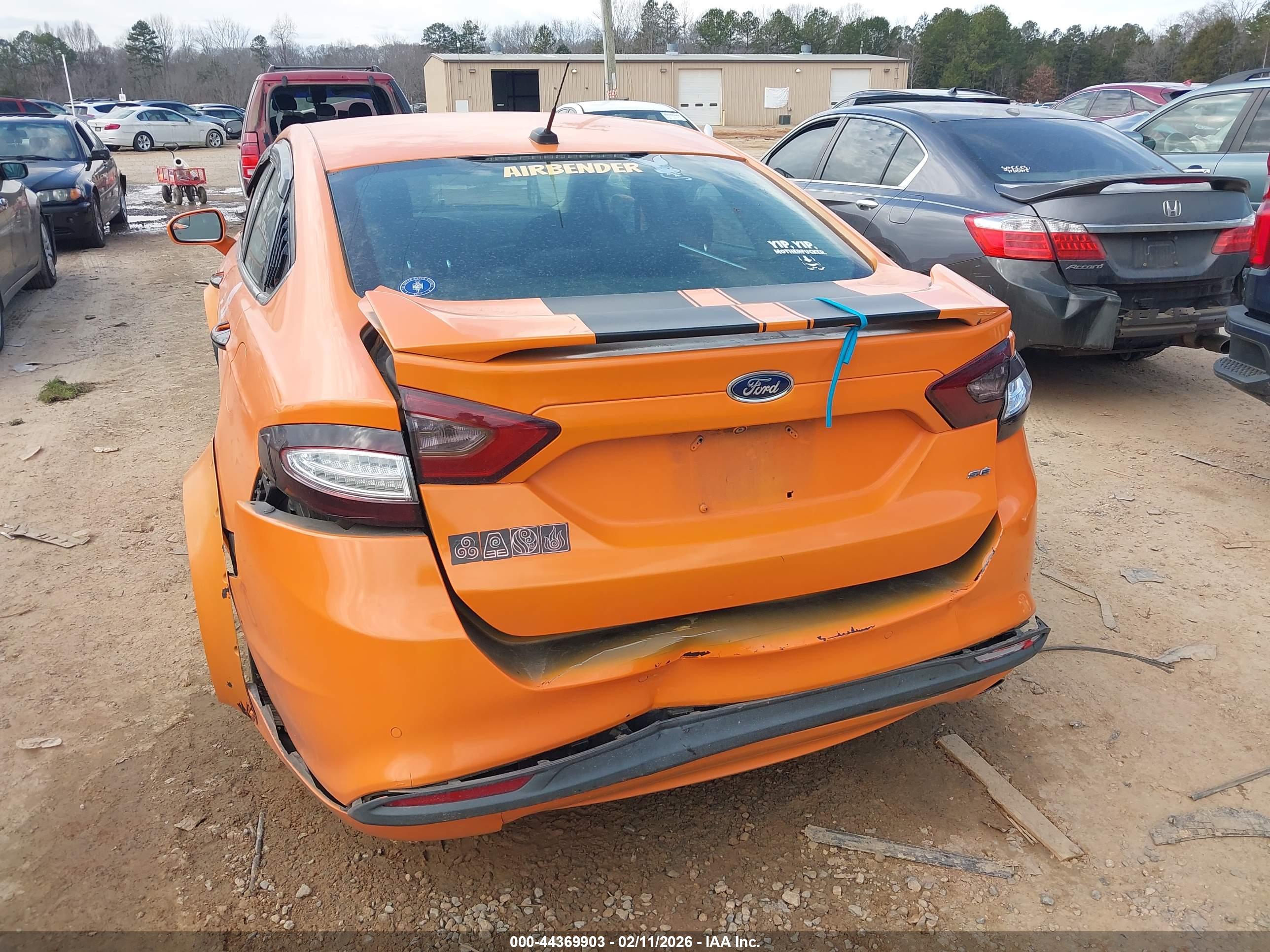 FORD FUSION image 6