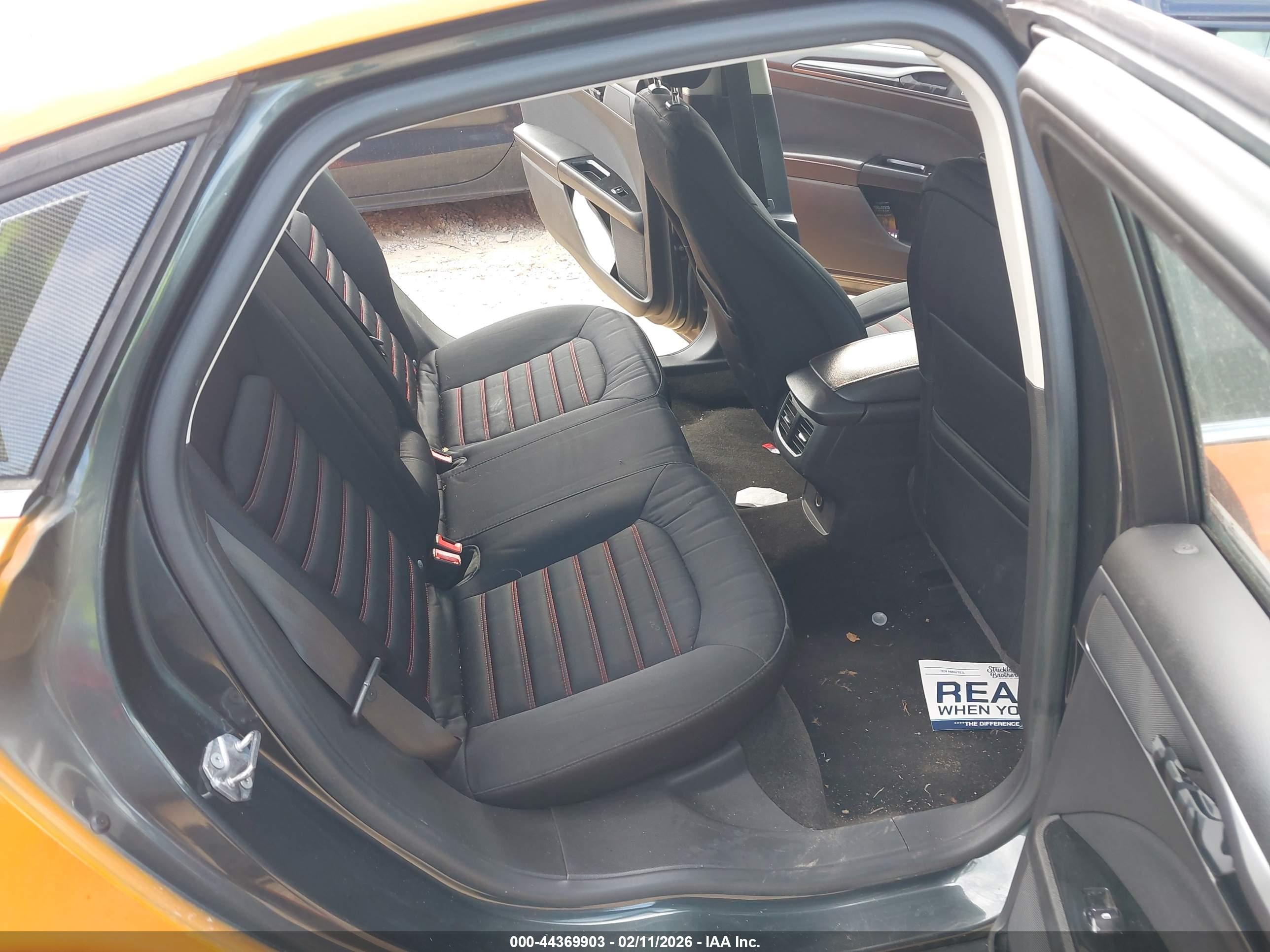 FORD FUSION image 8