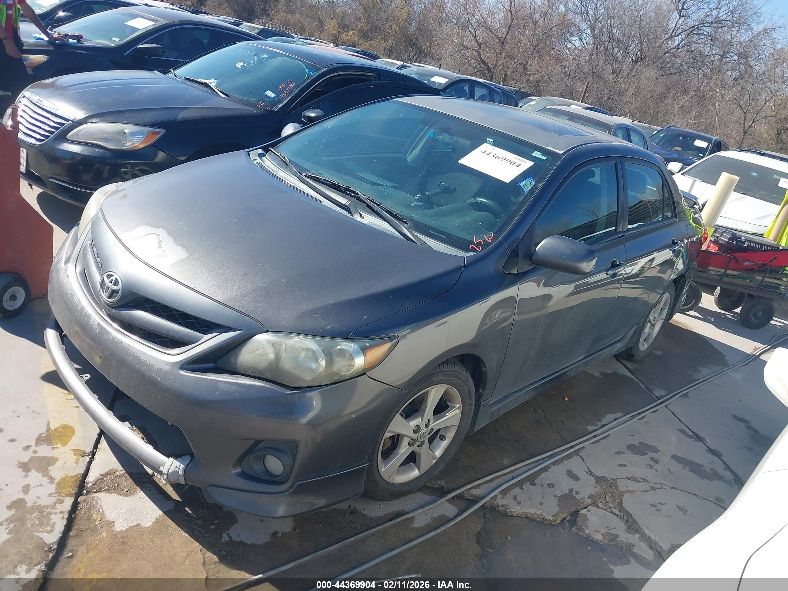 TOYOTA COROLLA image 2