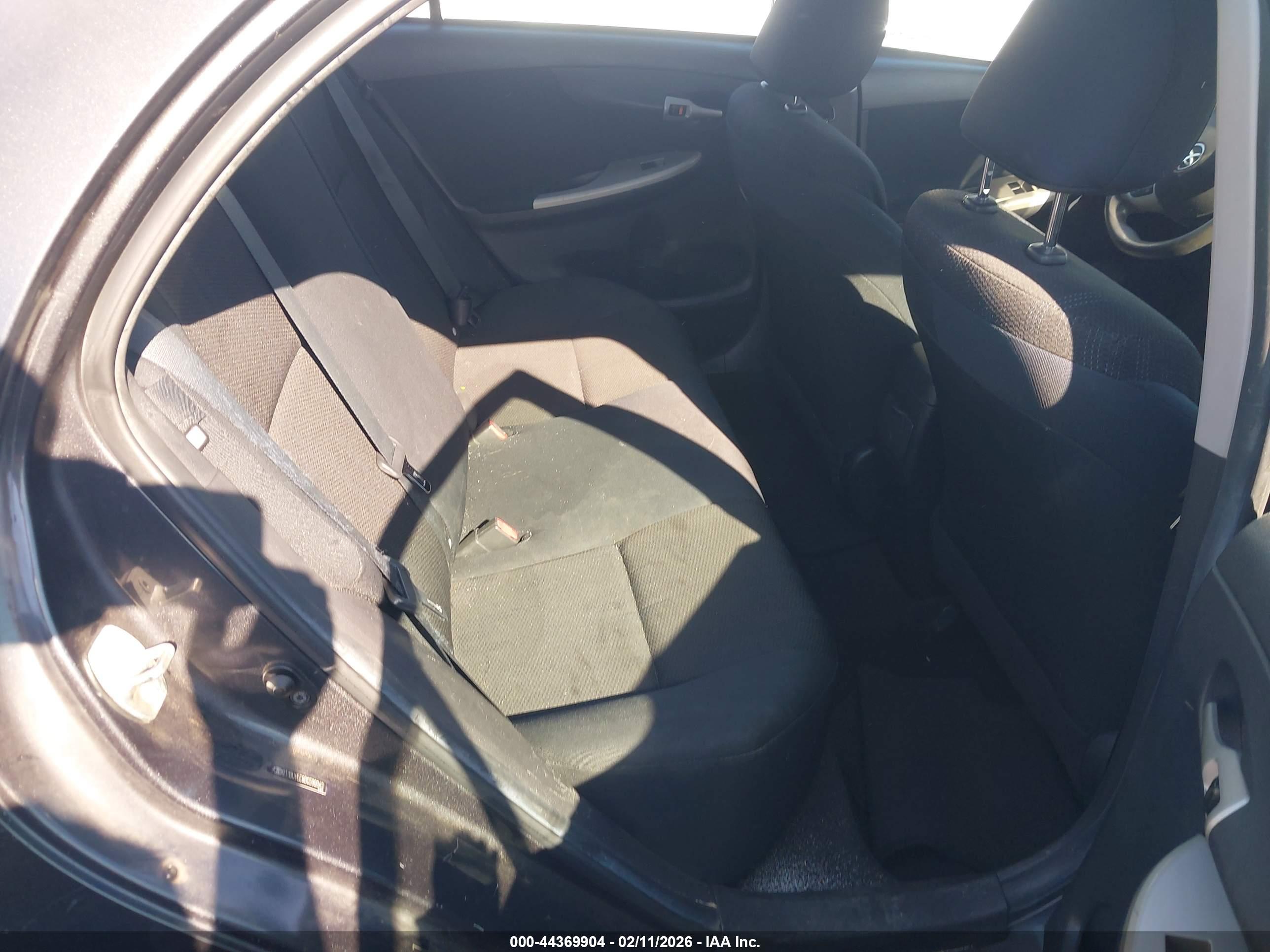 TOYOTA COROLLA image 8