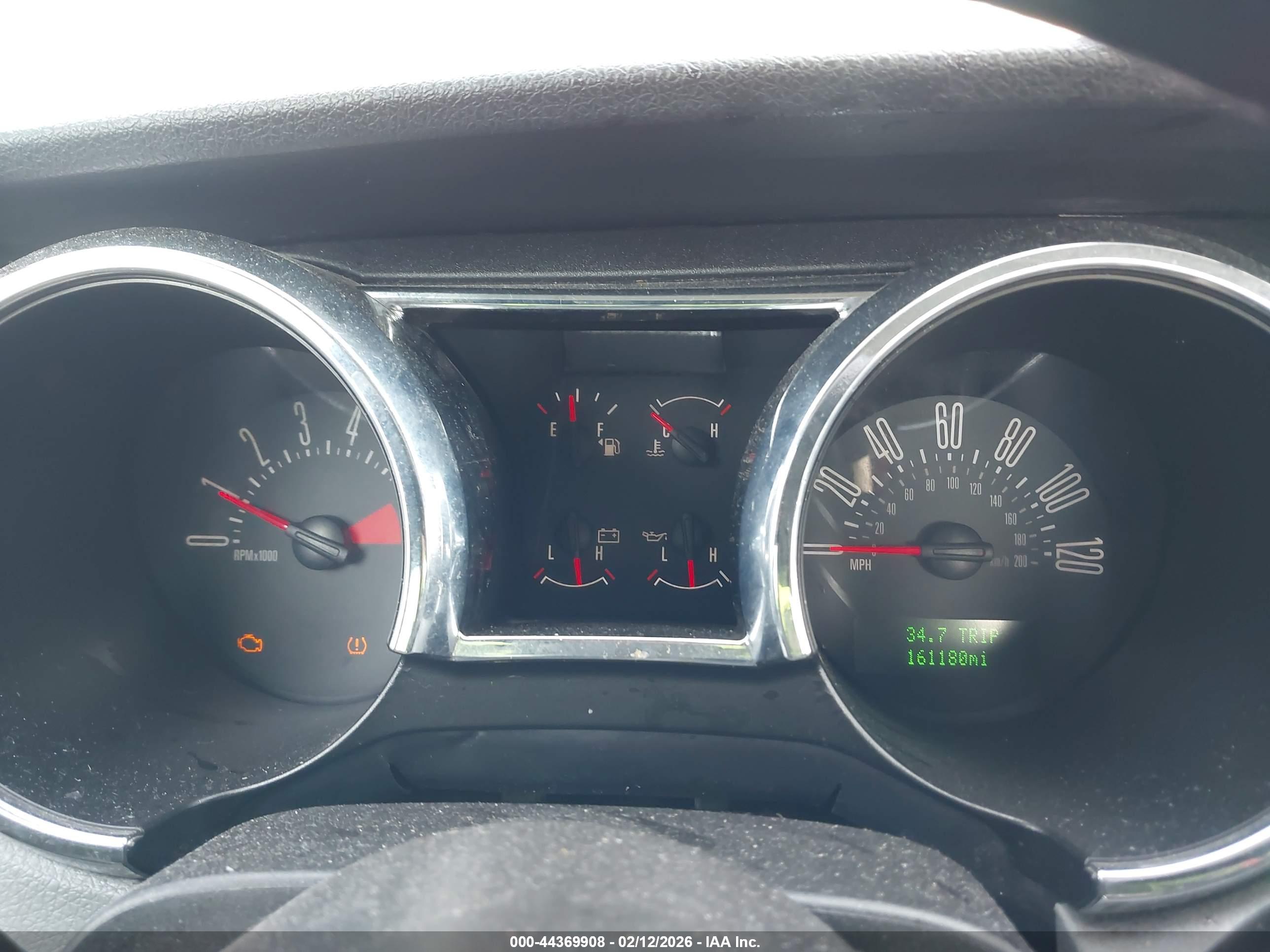 FORD MUSTANG image 7