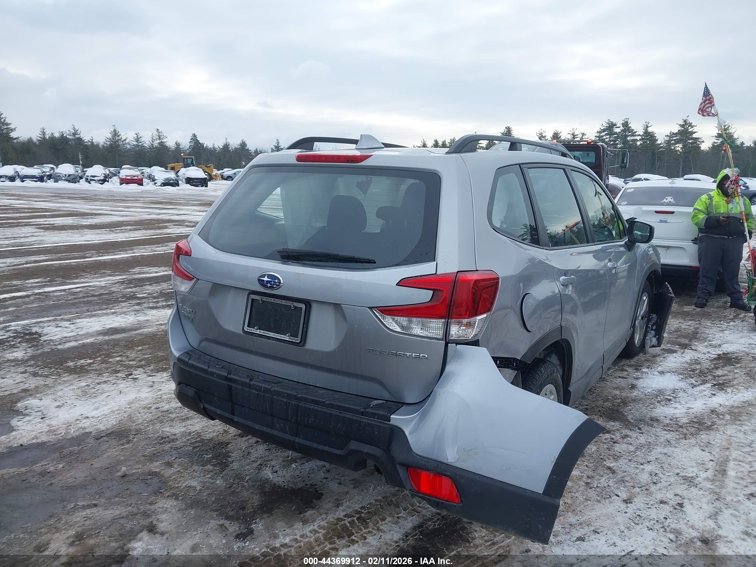 SUBARU FORESTER image 4