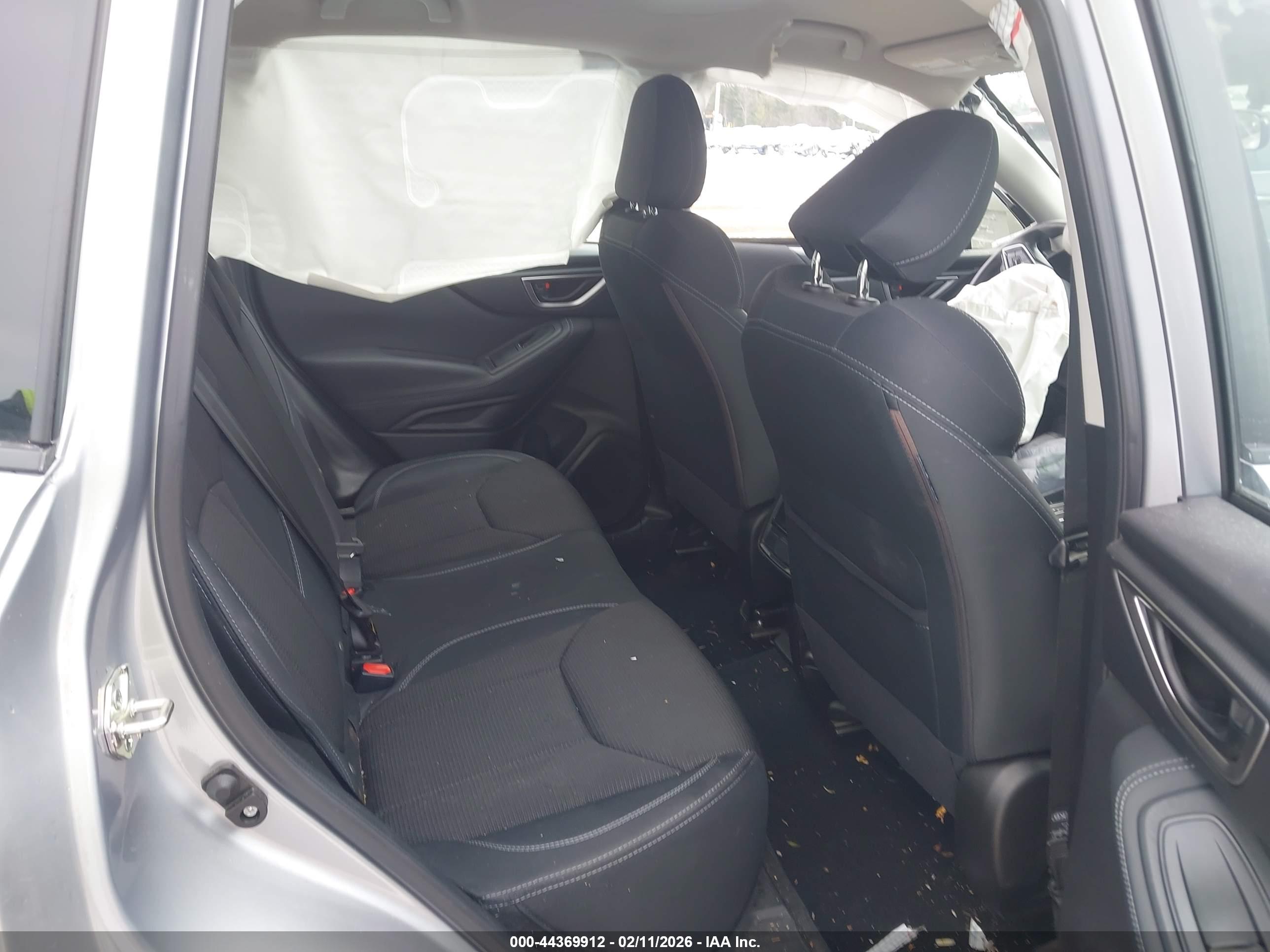 SUBARU FORESTER image 8