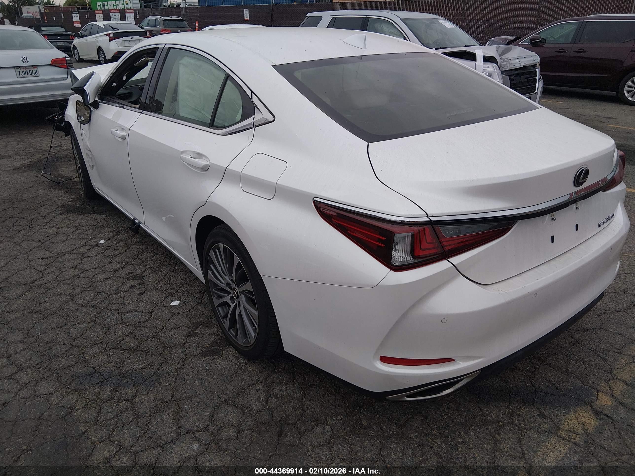 LEXUS ES image 3