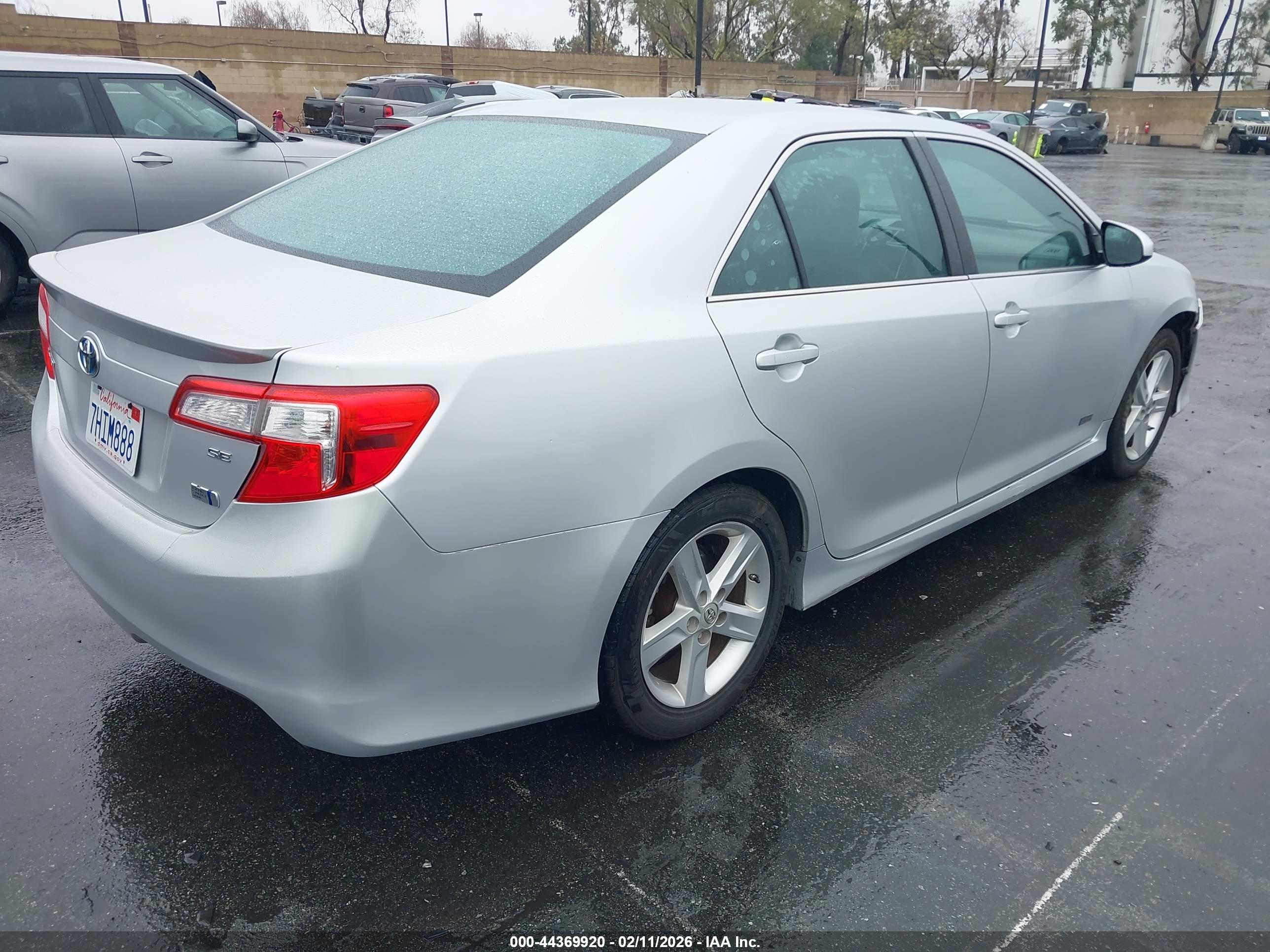 TOYOTA CAMRY image 4