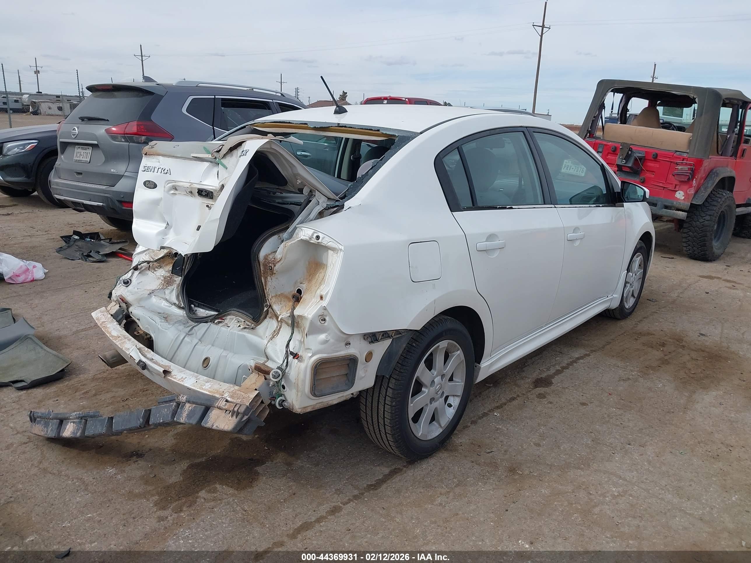NISSAN SENTRA image 4