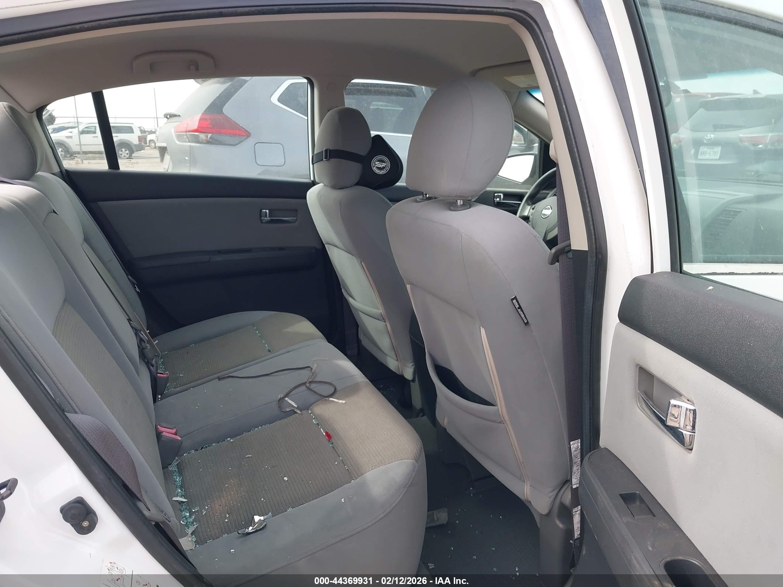 NISSAN SENTRA image 8