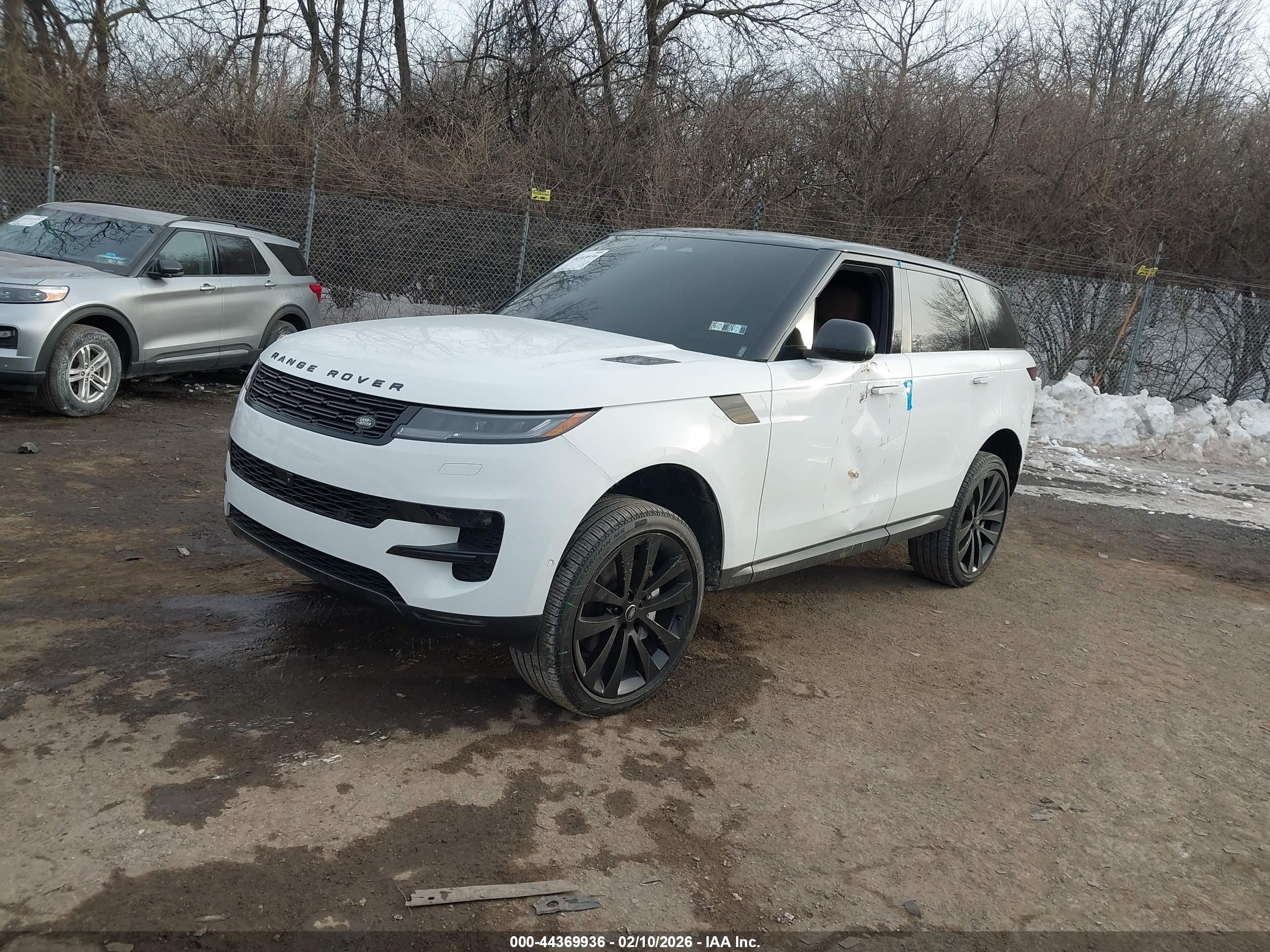LAND ROVER image 2