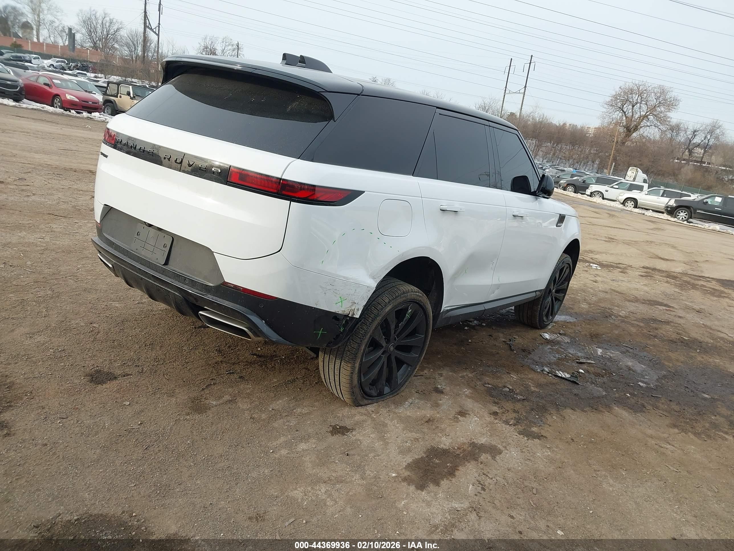 LAND ROVER image 4