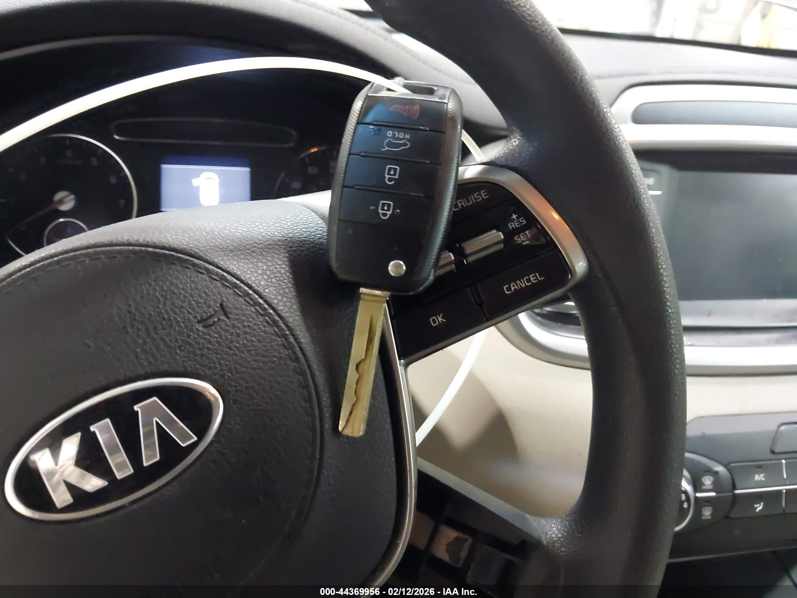 KIA SORENTO image 11