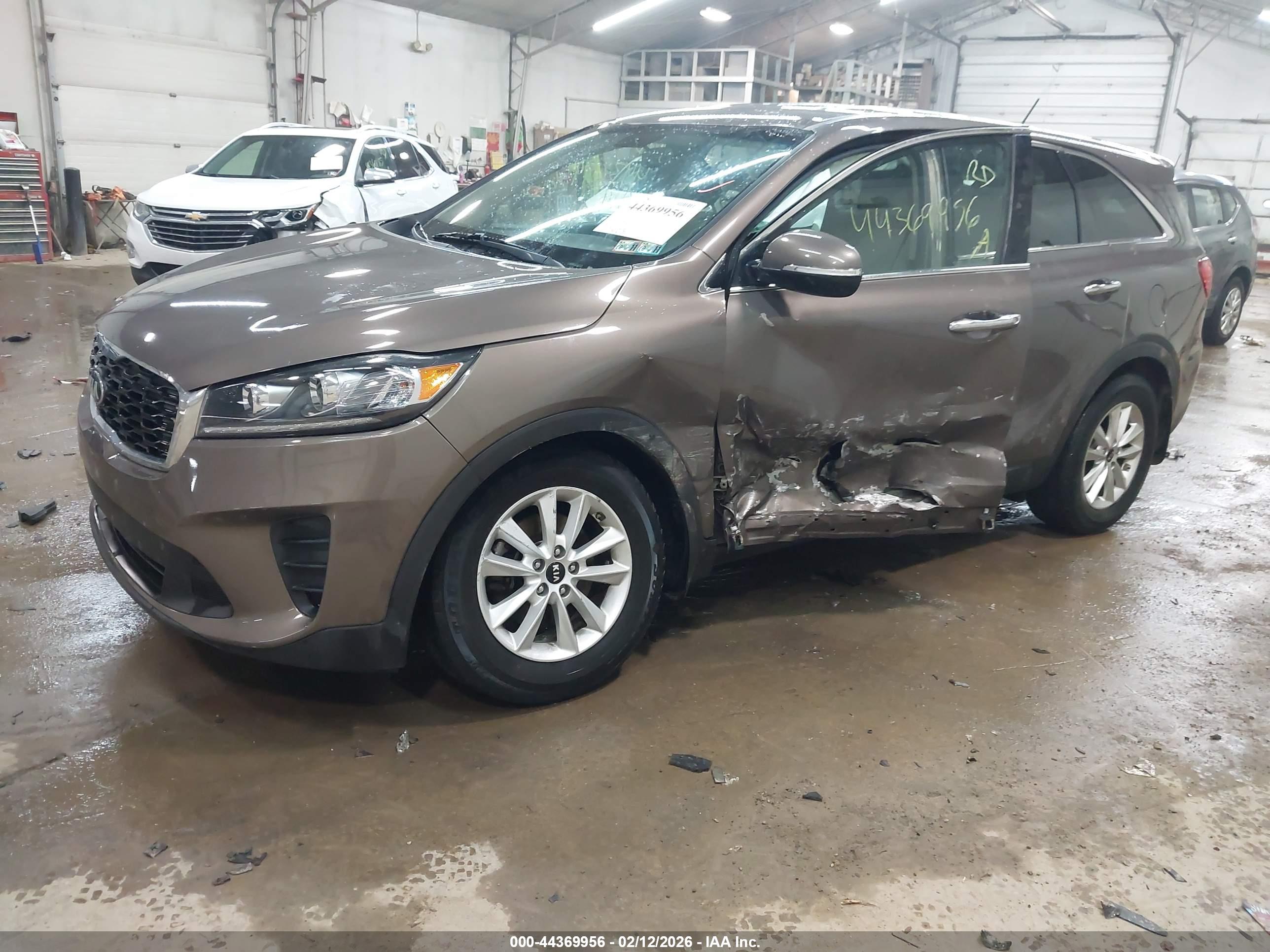 KIA SORENTO image 2
