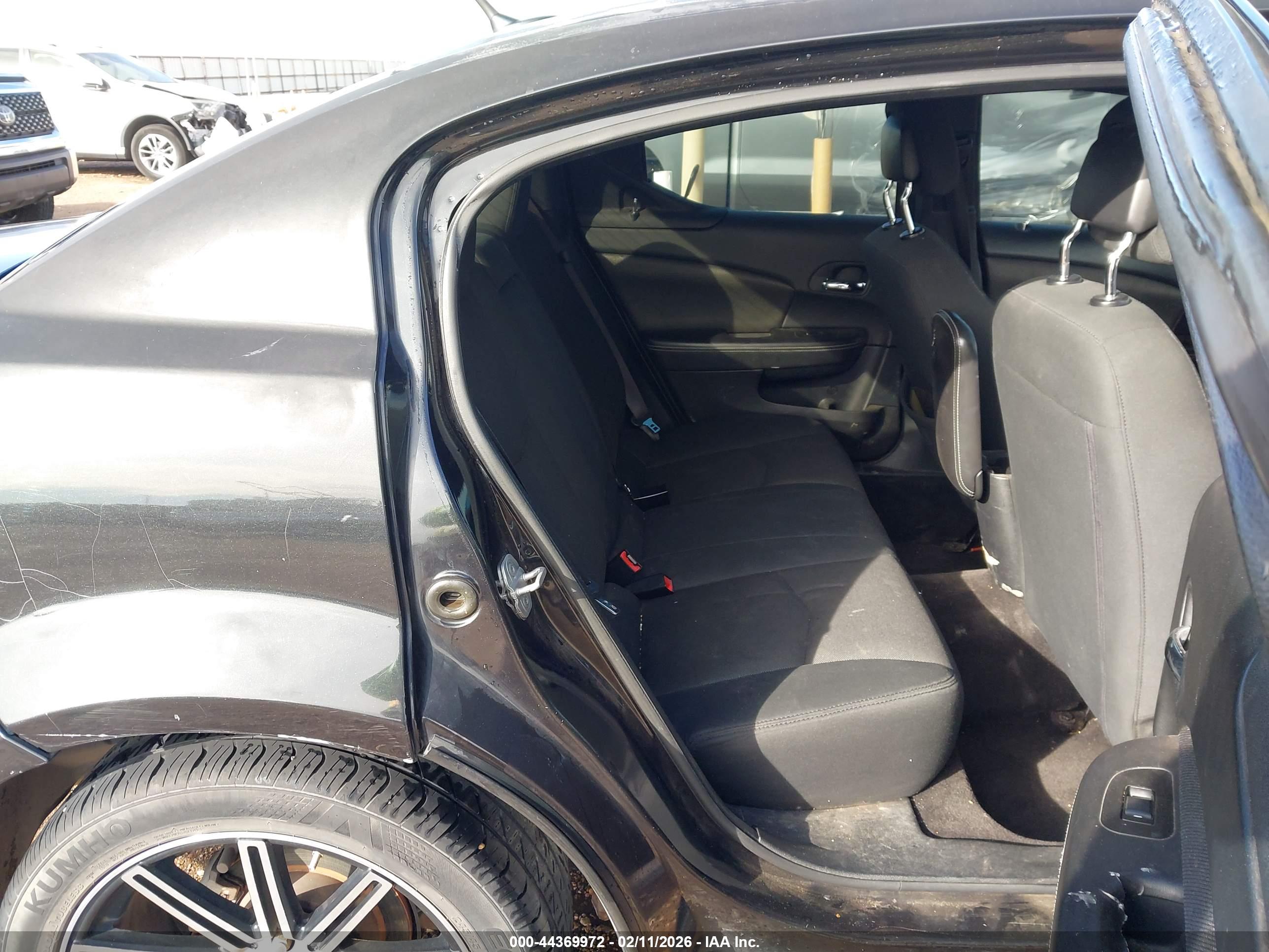 DODGE AVENGER image 8