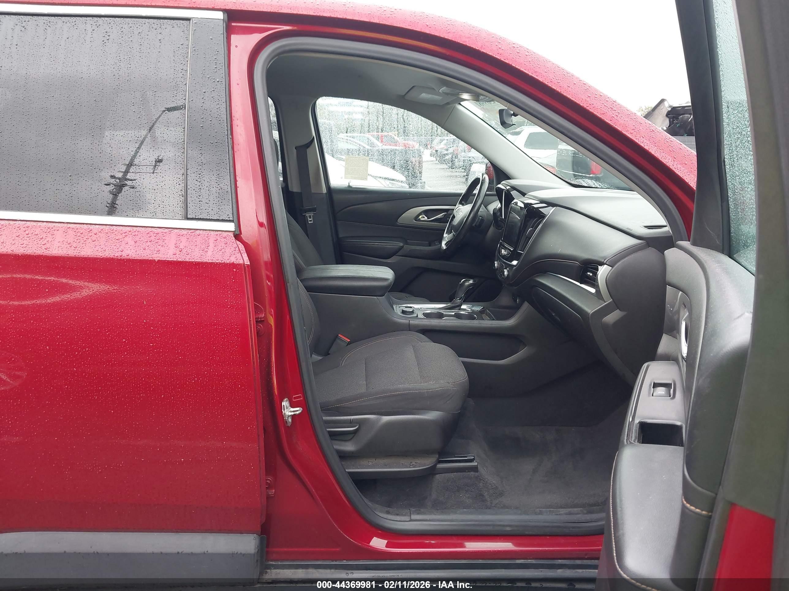 CHEVROLET TRAVERSE image 5