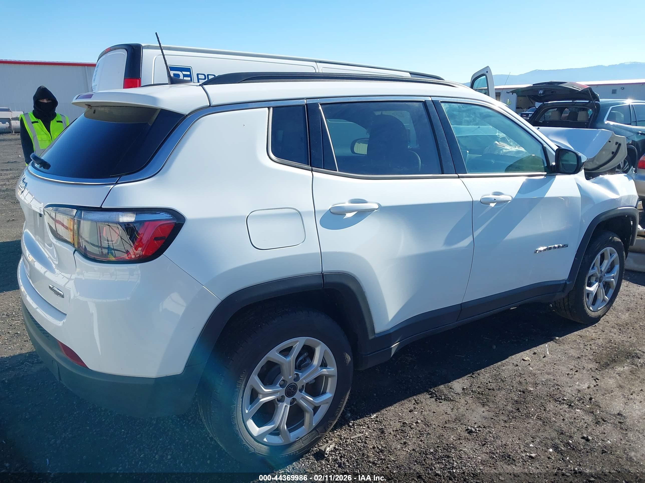 JEEP COMPASS image 4