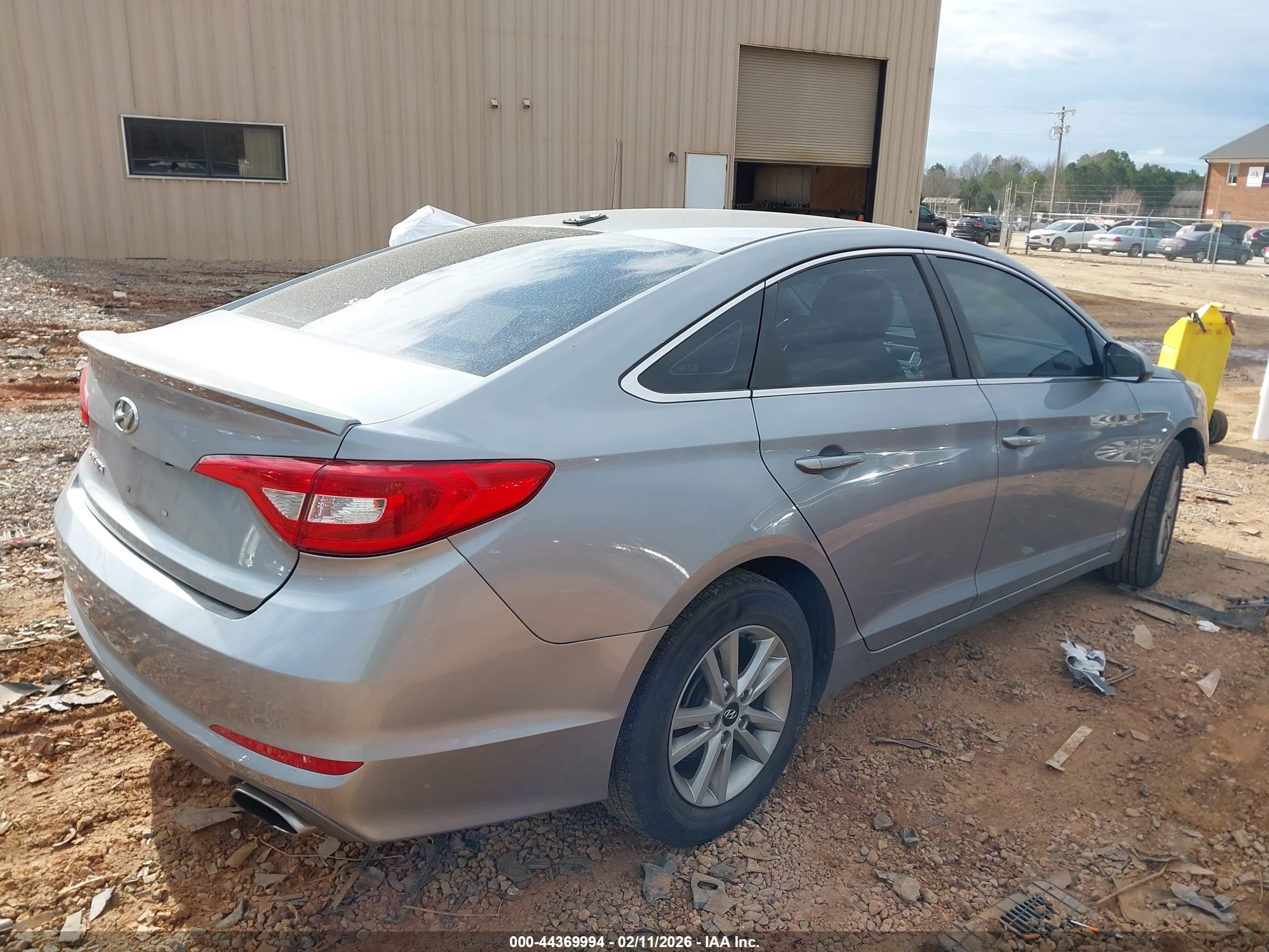HYUNDAI SONATA image 4