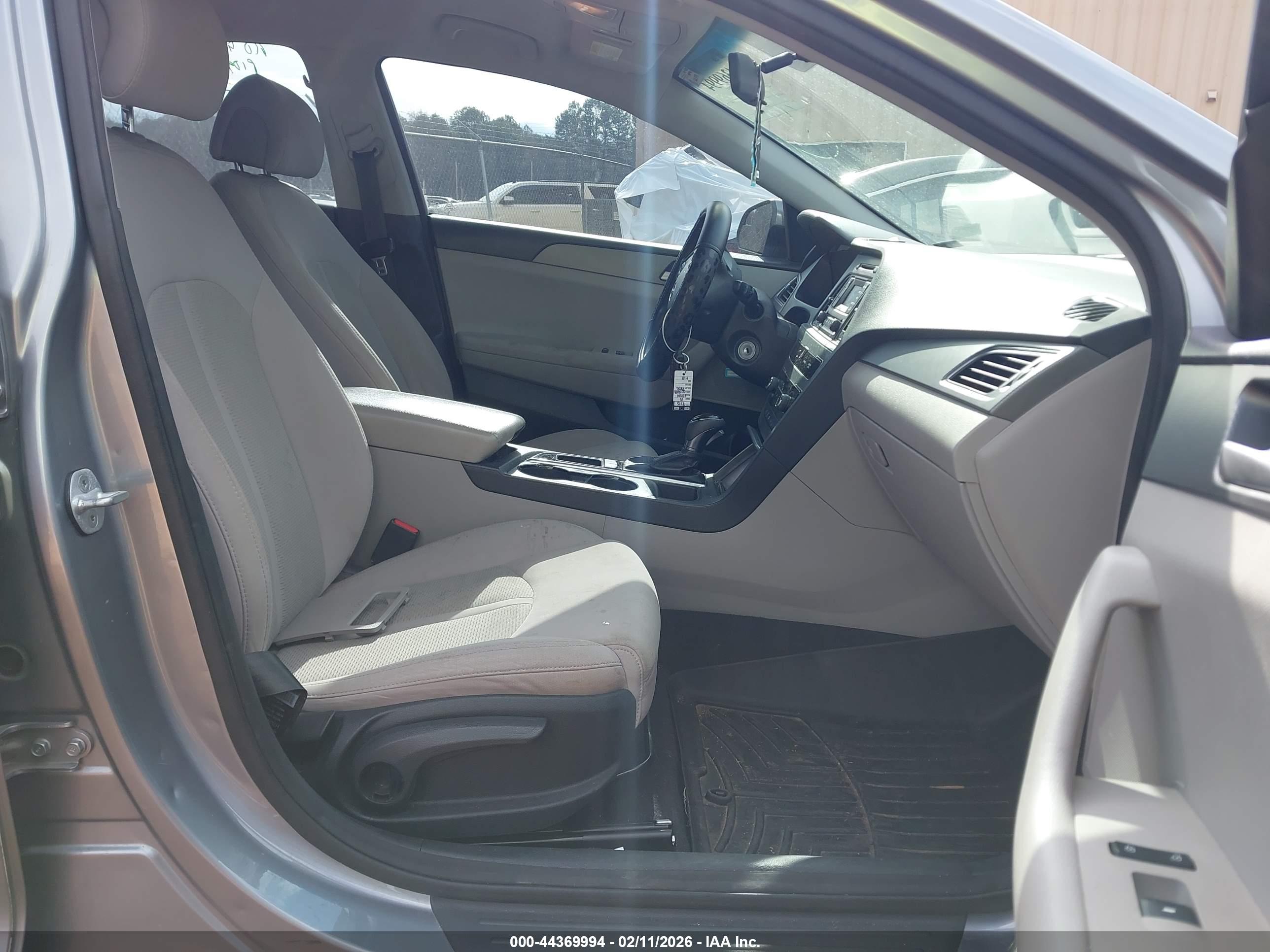 HYUNDAI SONATA image 5