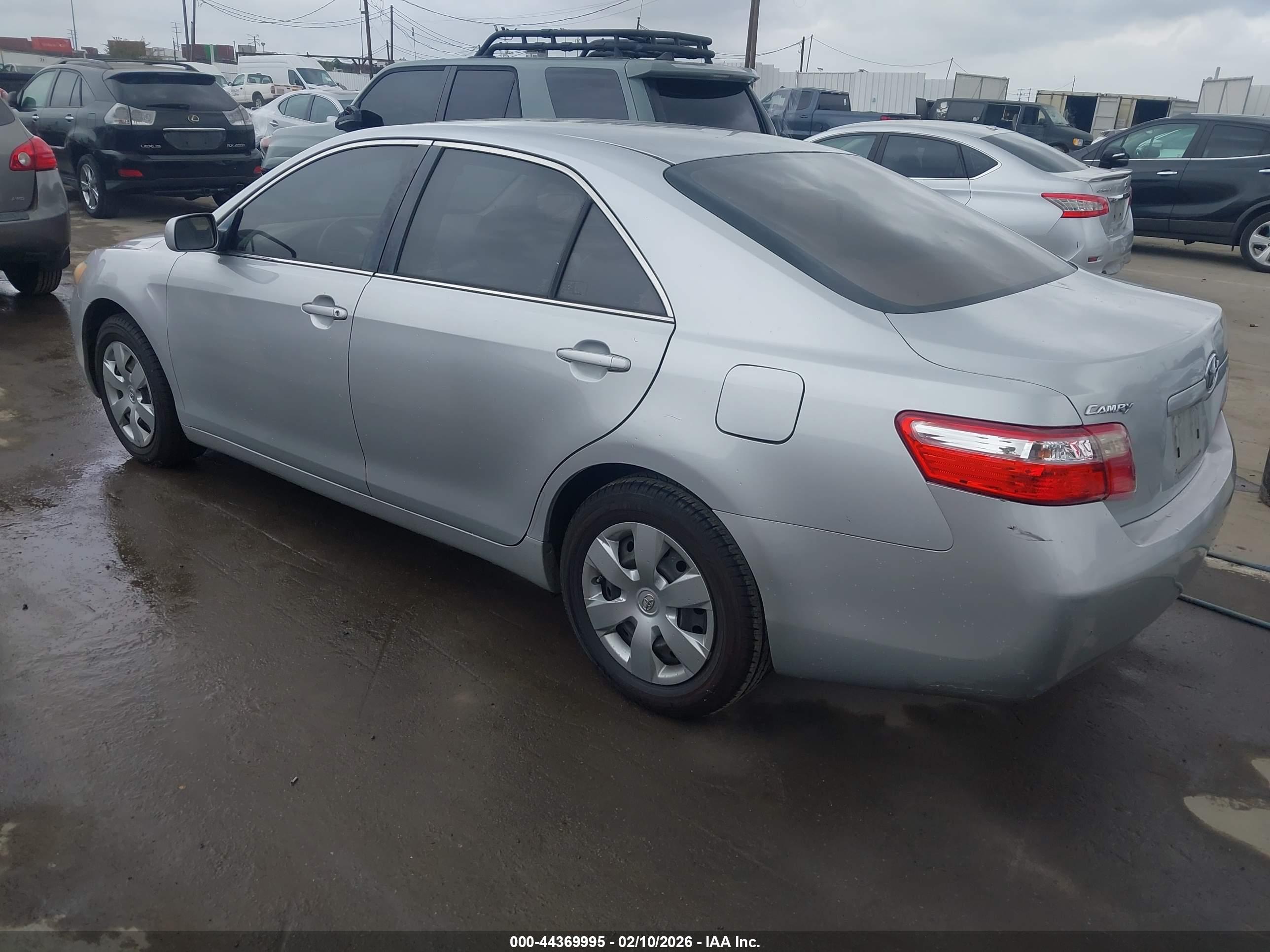 TOYOTA CAMRY image 3