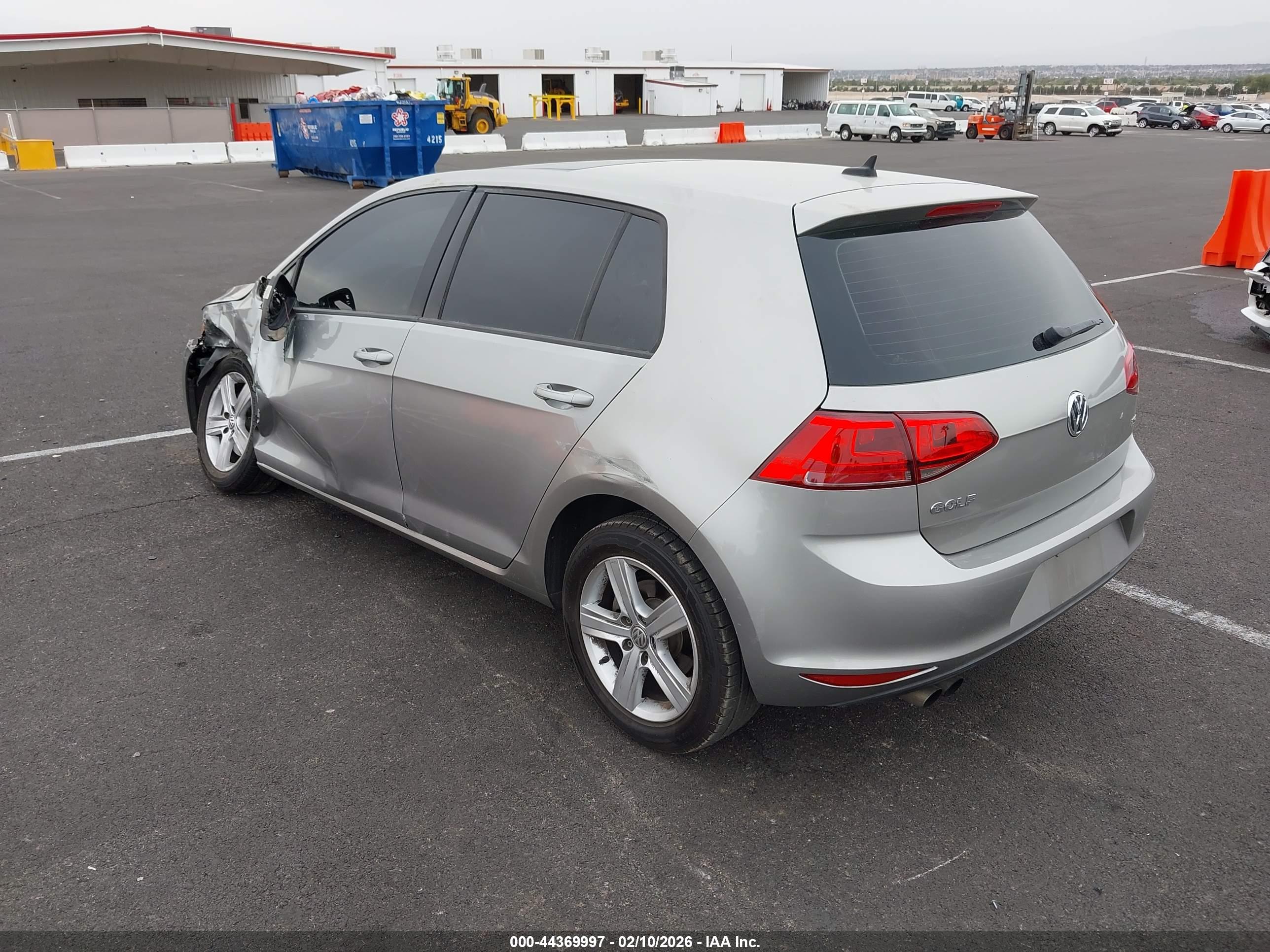 VOLKSWAGEN GOLF image 3