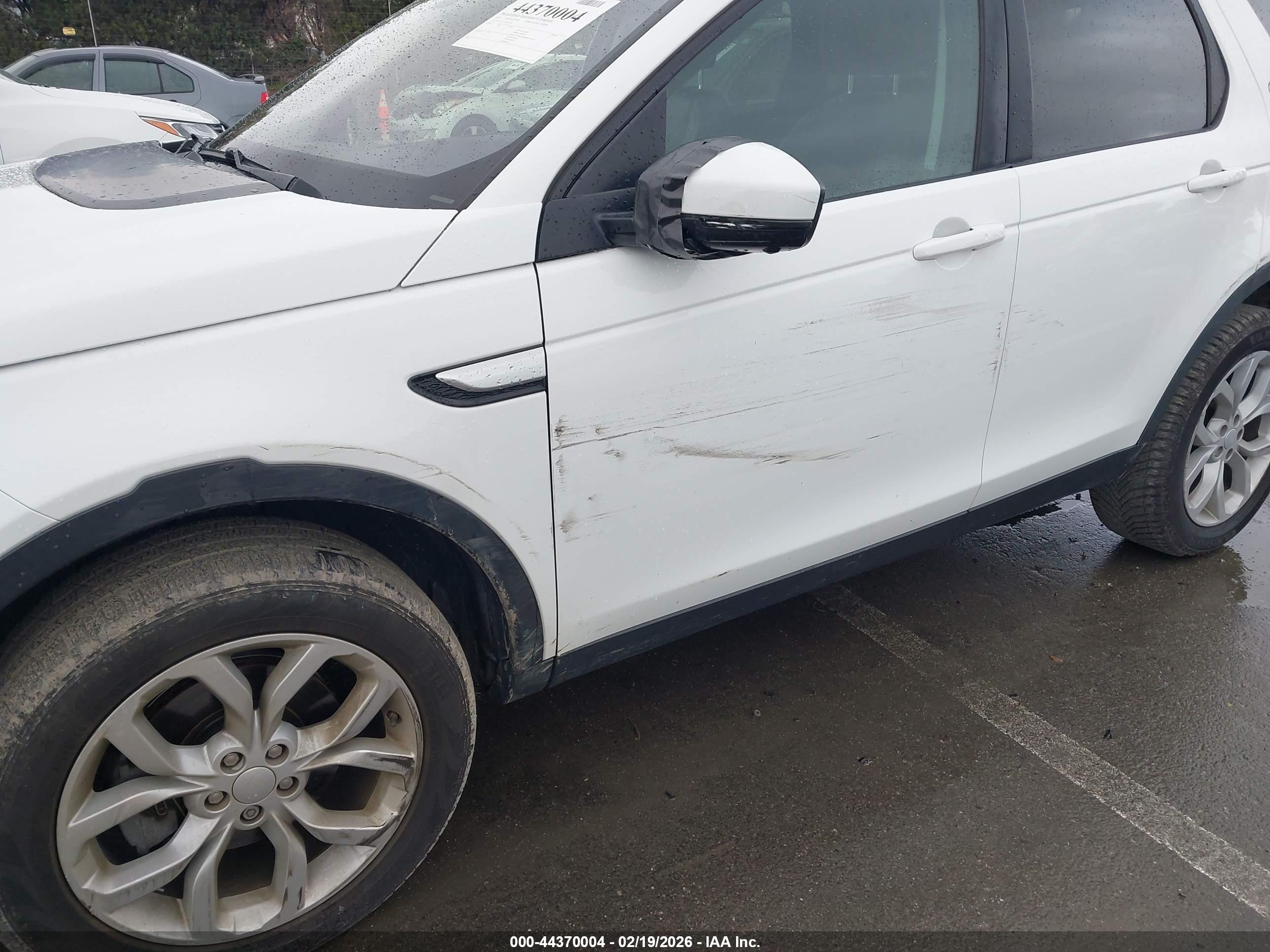 LAND ROVER image 6