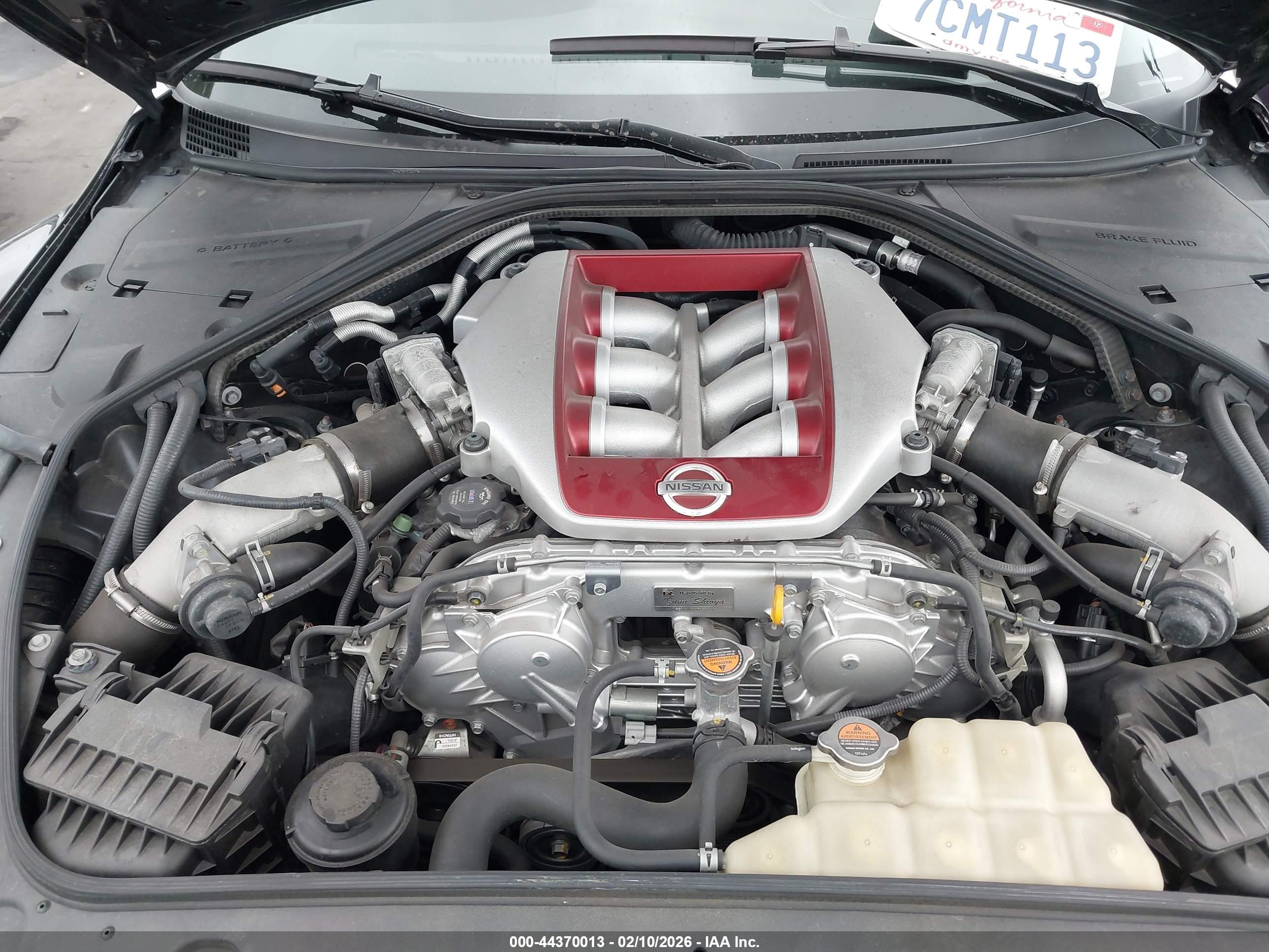 NISSAN GT-R image 10