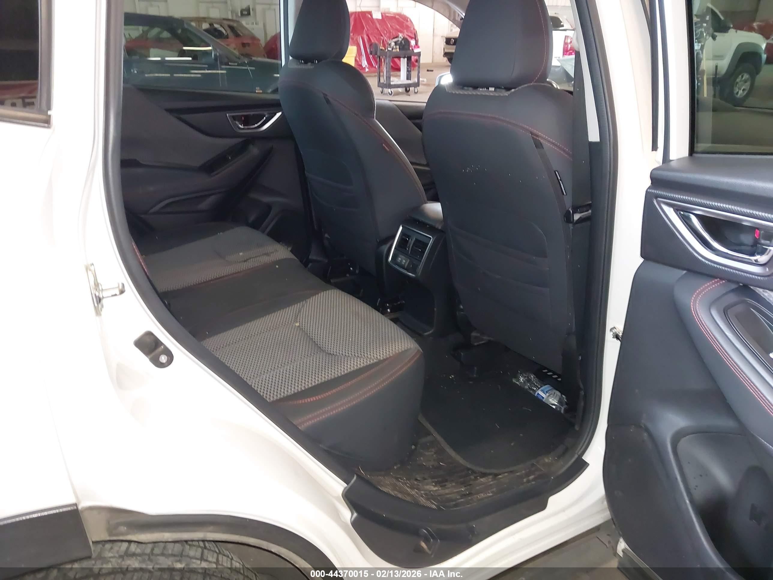 SUBARU FORESTER image 8