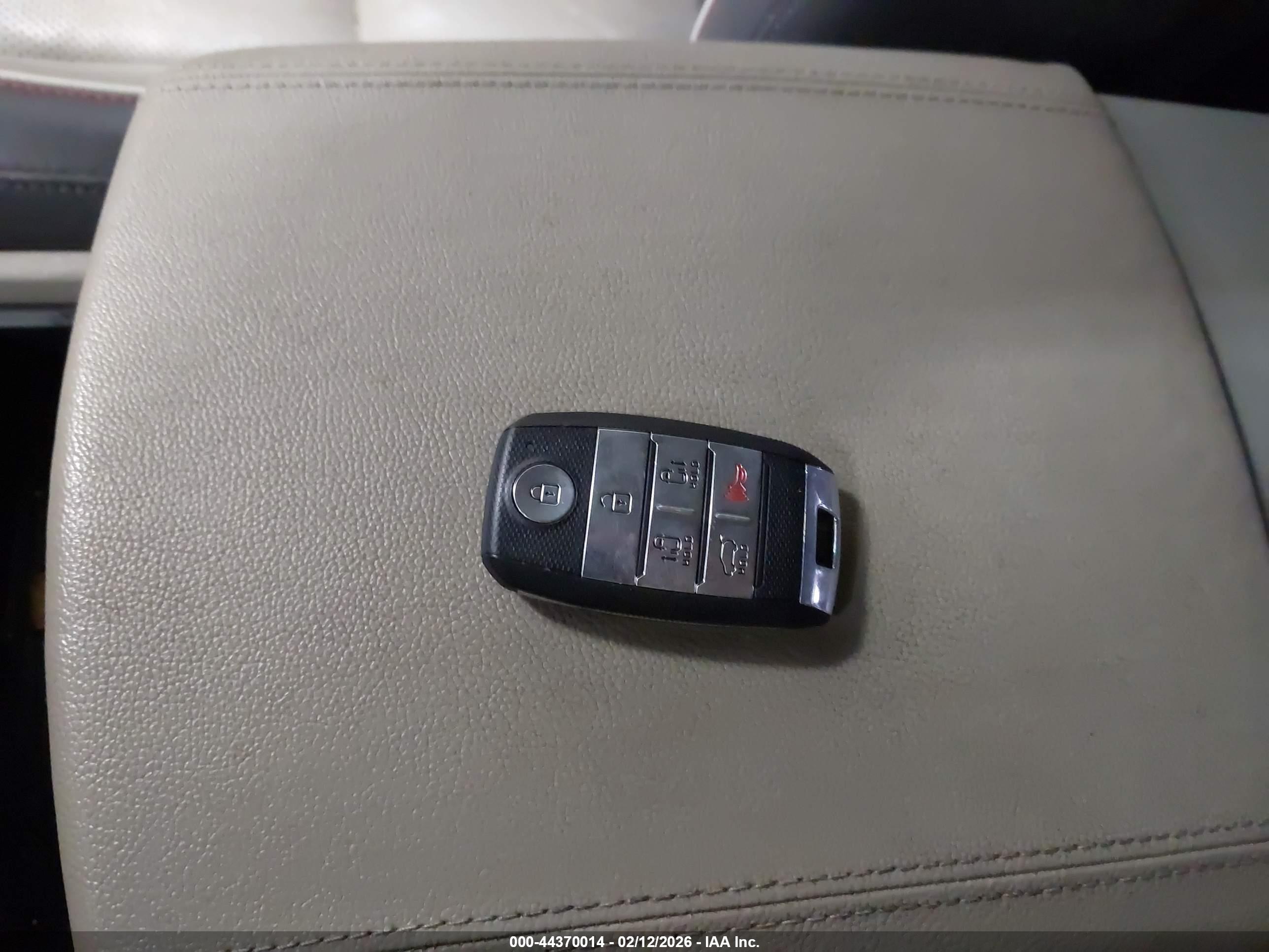 KIA SEDONA image 11