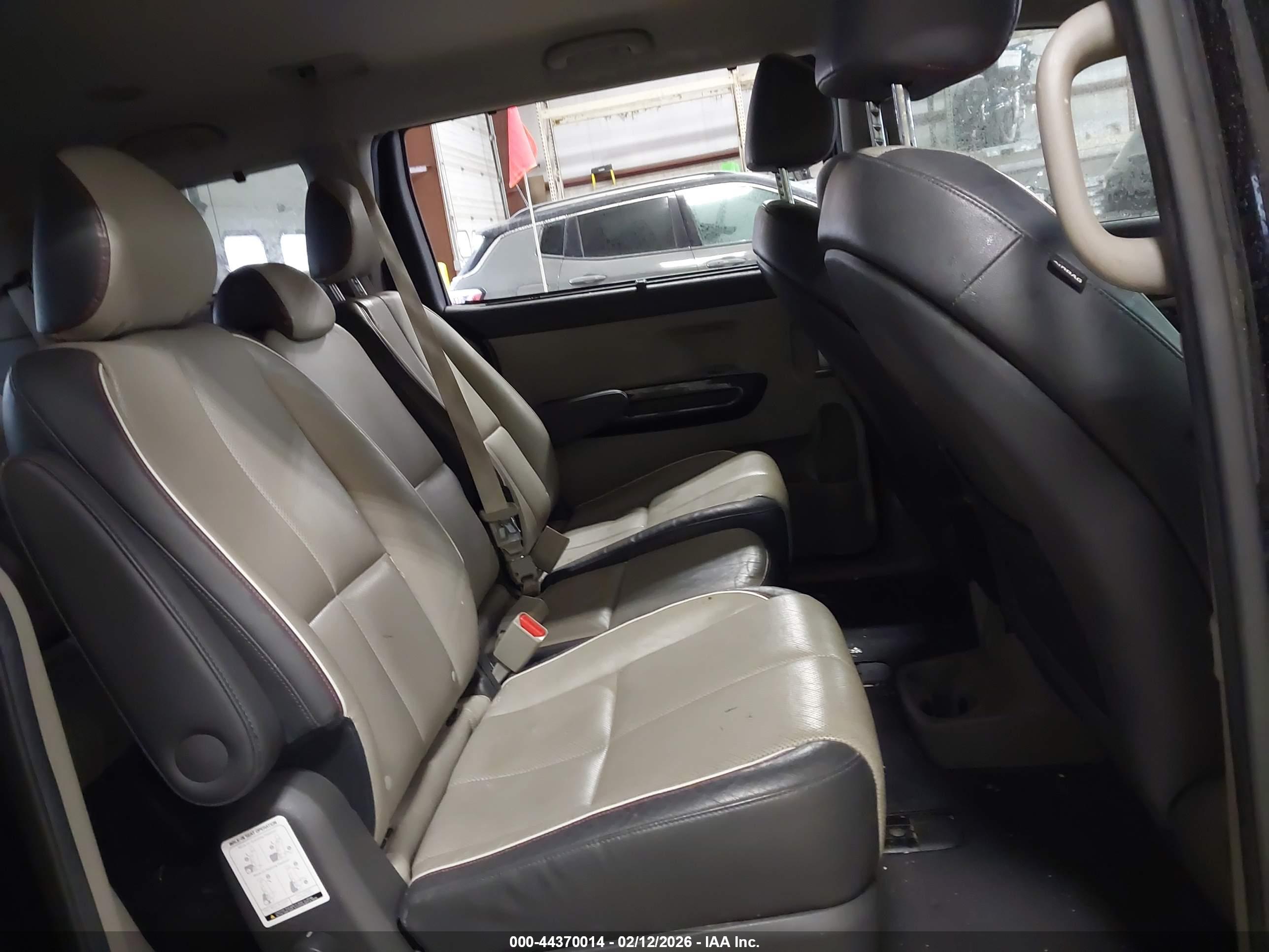 KIA SEDONA image 8