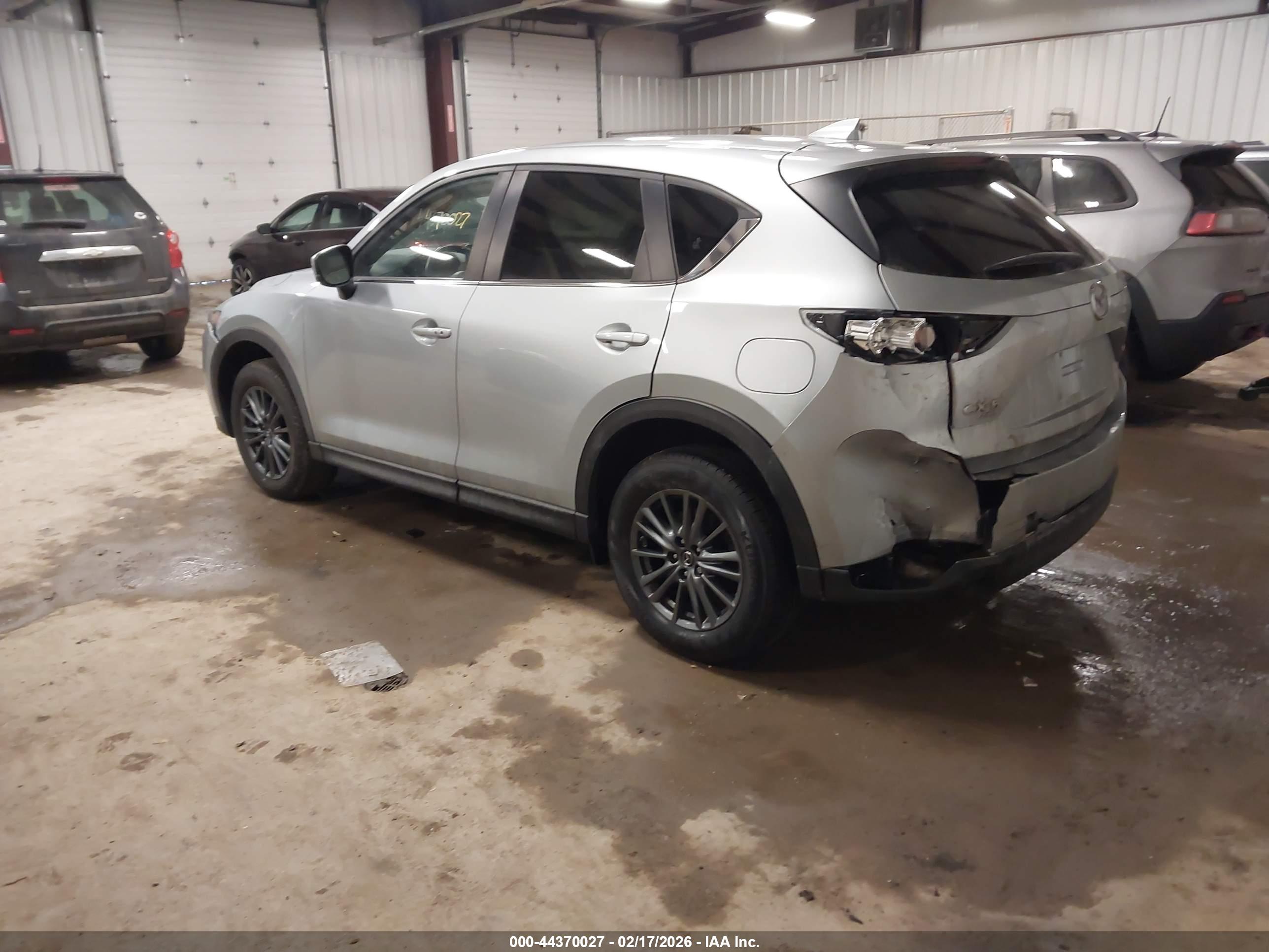MAZDA CX-5 image 3