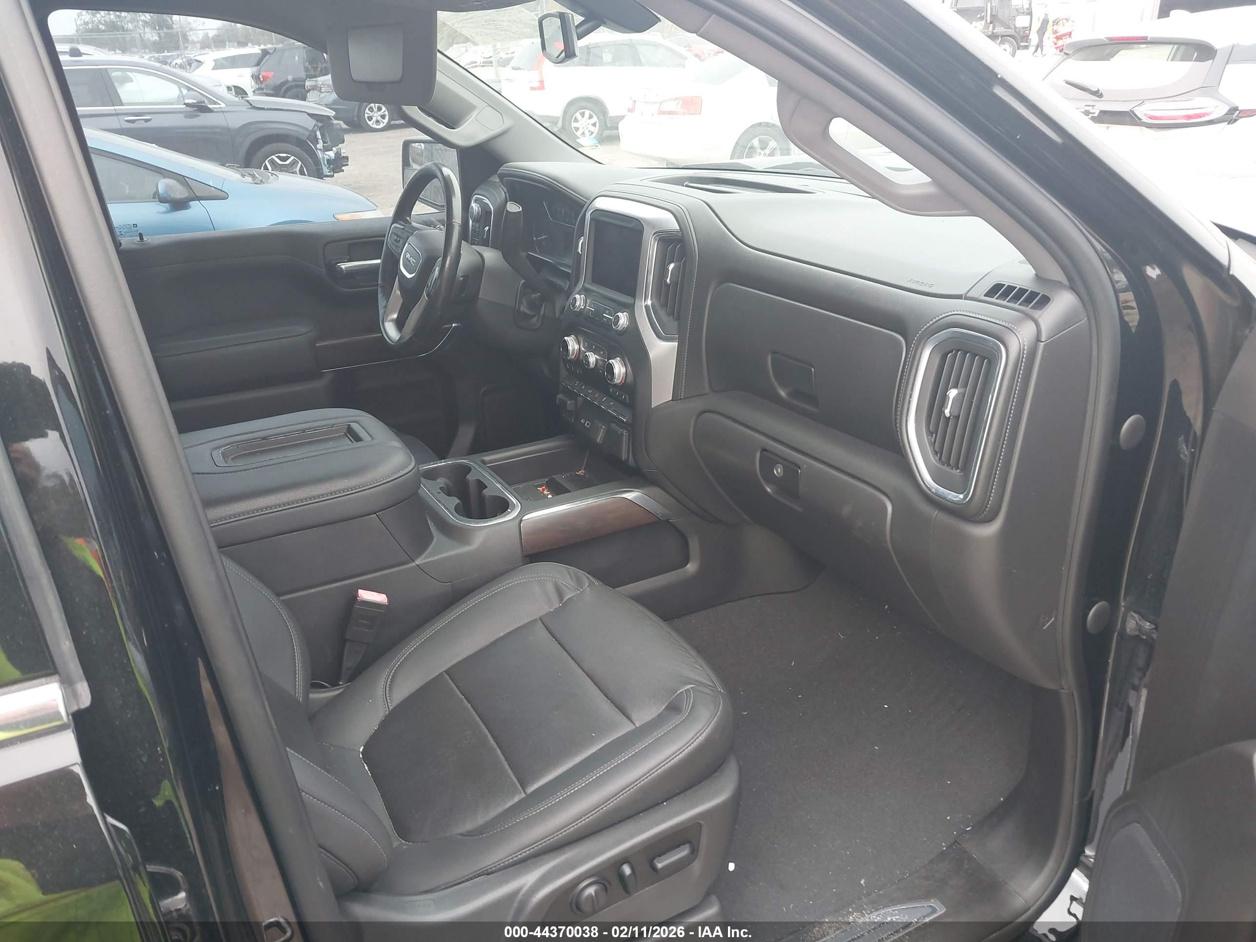 GMC SIERRA image 5