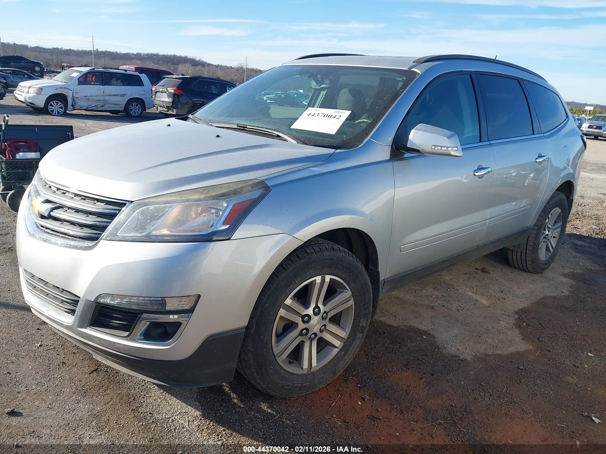 CHEVROLET TRAVERSE image 2