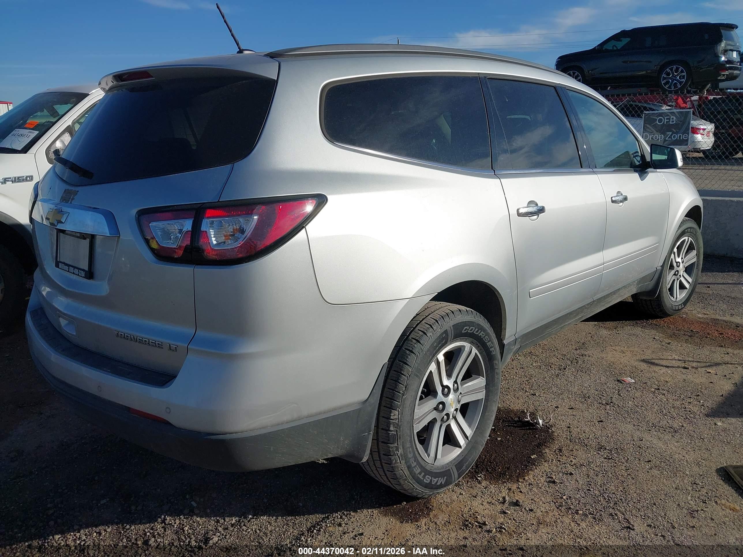 CHEVROLET TRAVERSE image 4