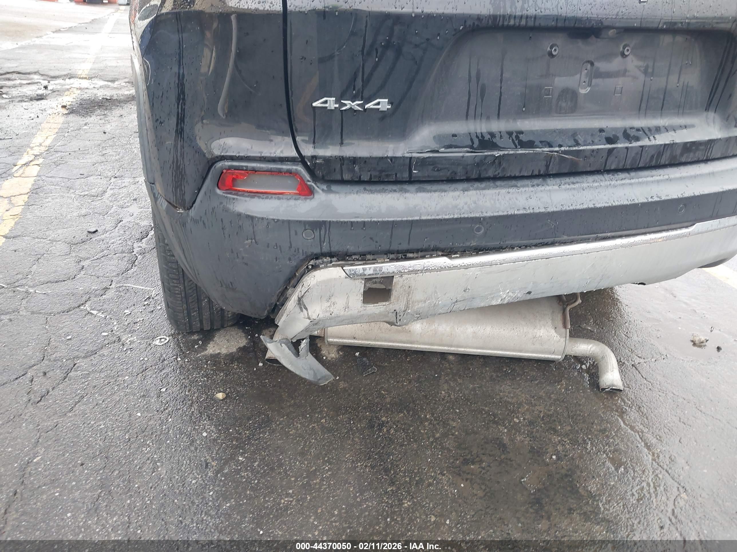 JEEP CHEROKEE image 6