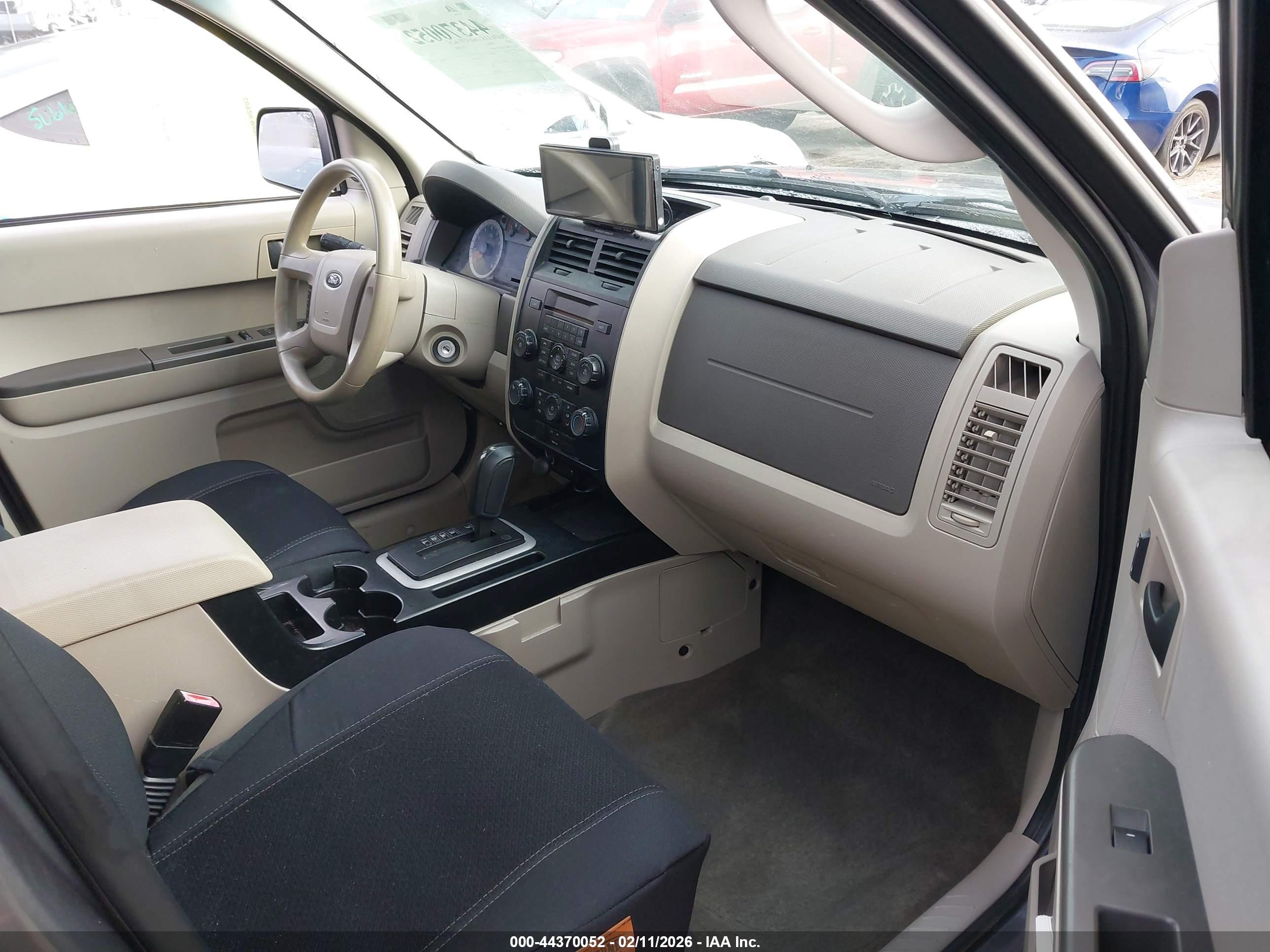 FORD ESCAPE image 5