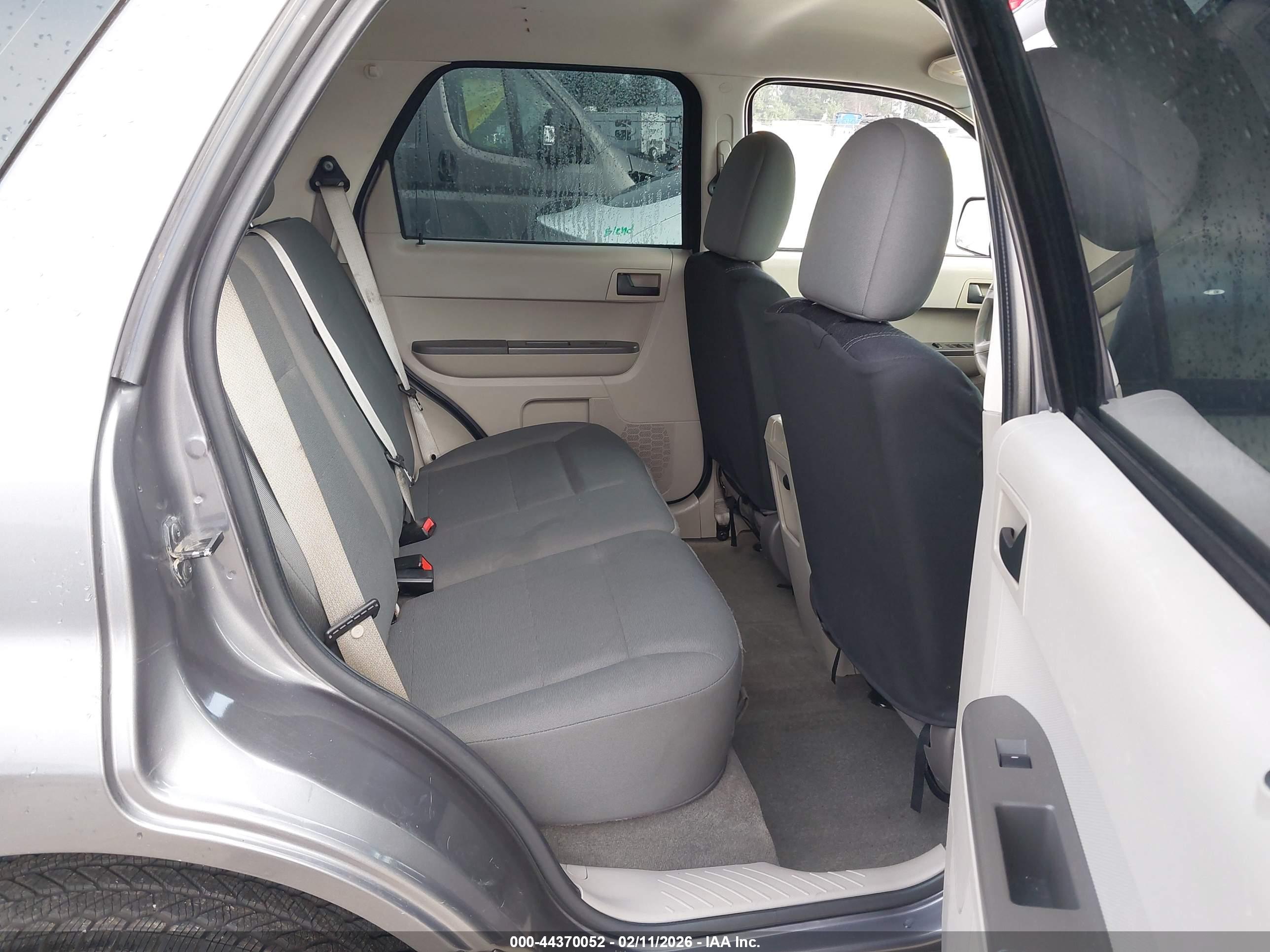 FORD ESCAPE image 8