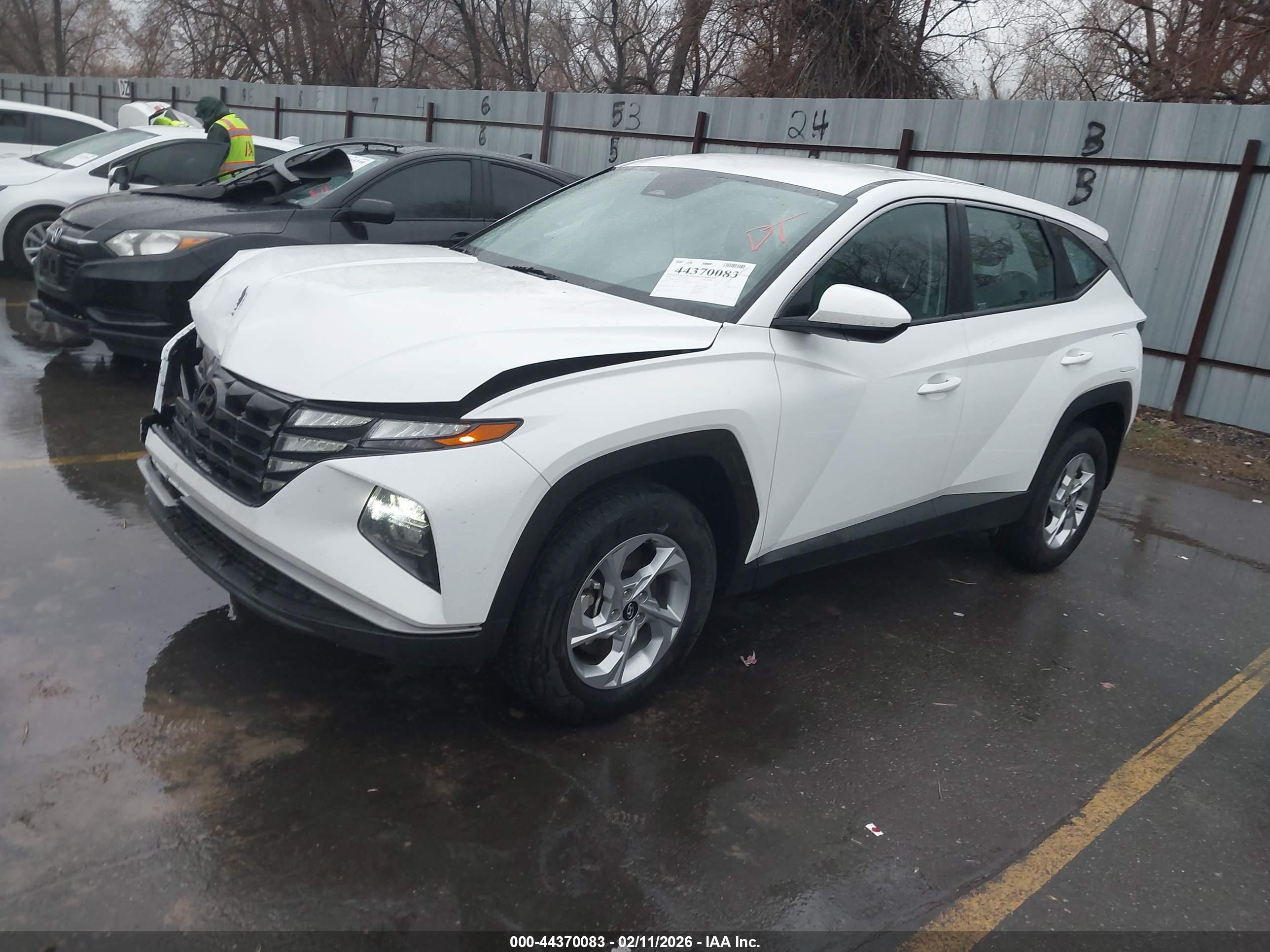 HYUNDAI TUCSON image 2