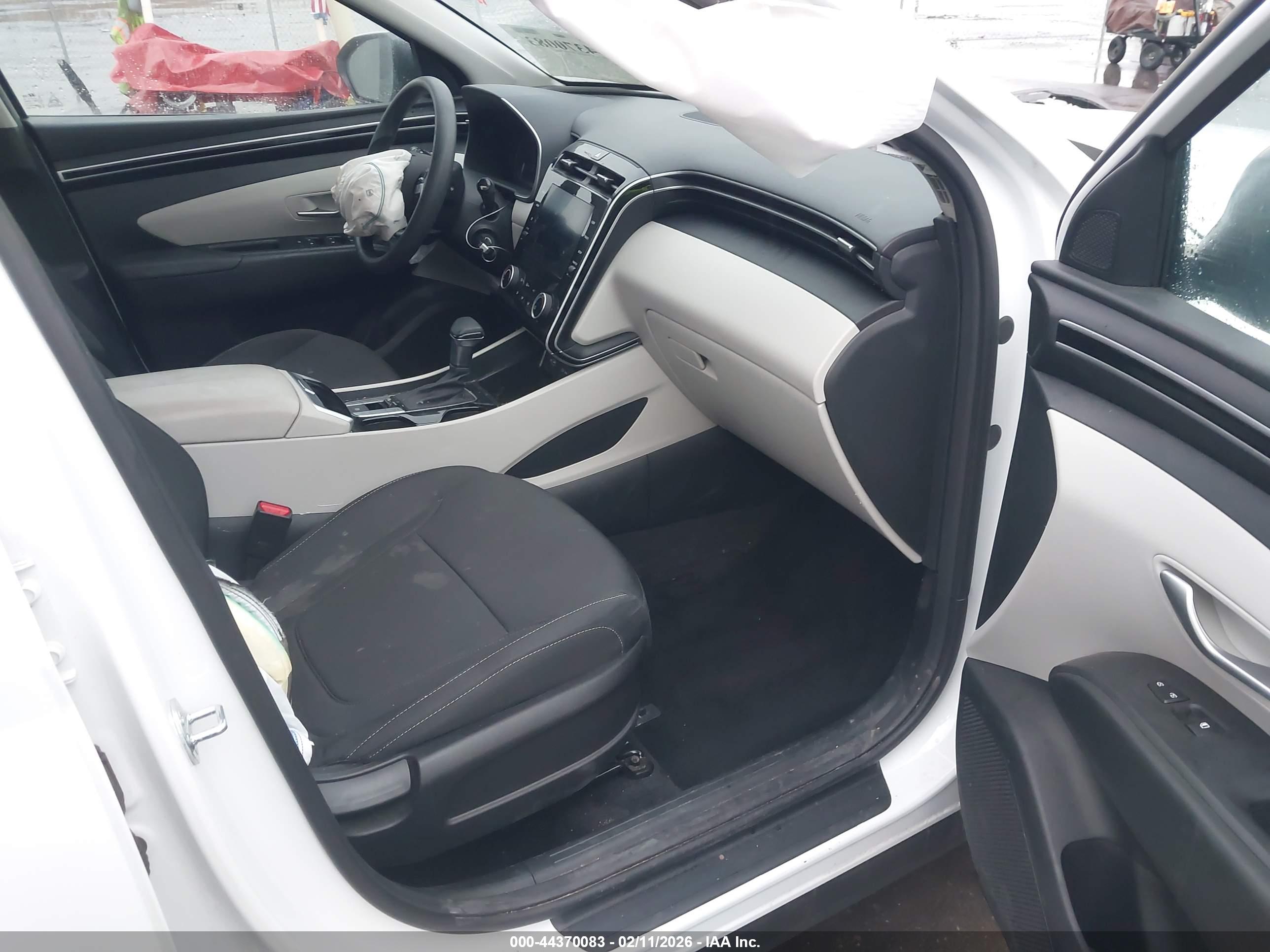 HYUNDAI TUCSON image 5